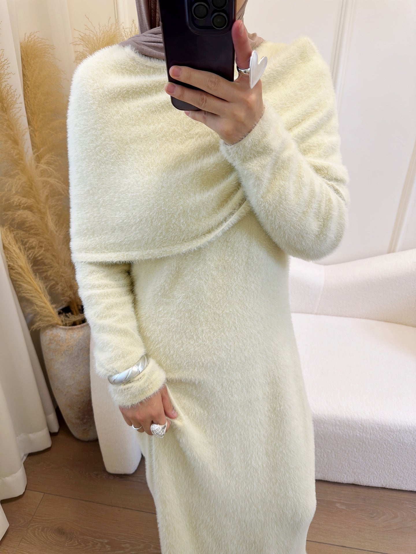 LM6604  Slim-fit Knit Sweater Two-piece Set with SLMwl Design (headscarf Optional)