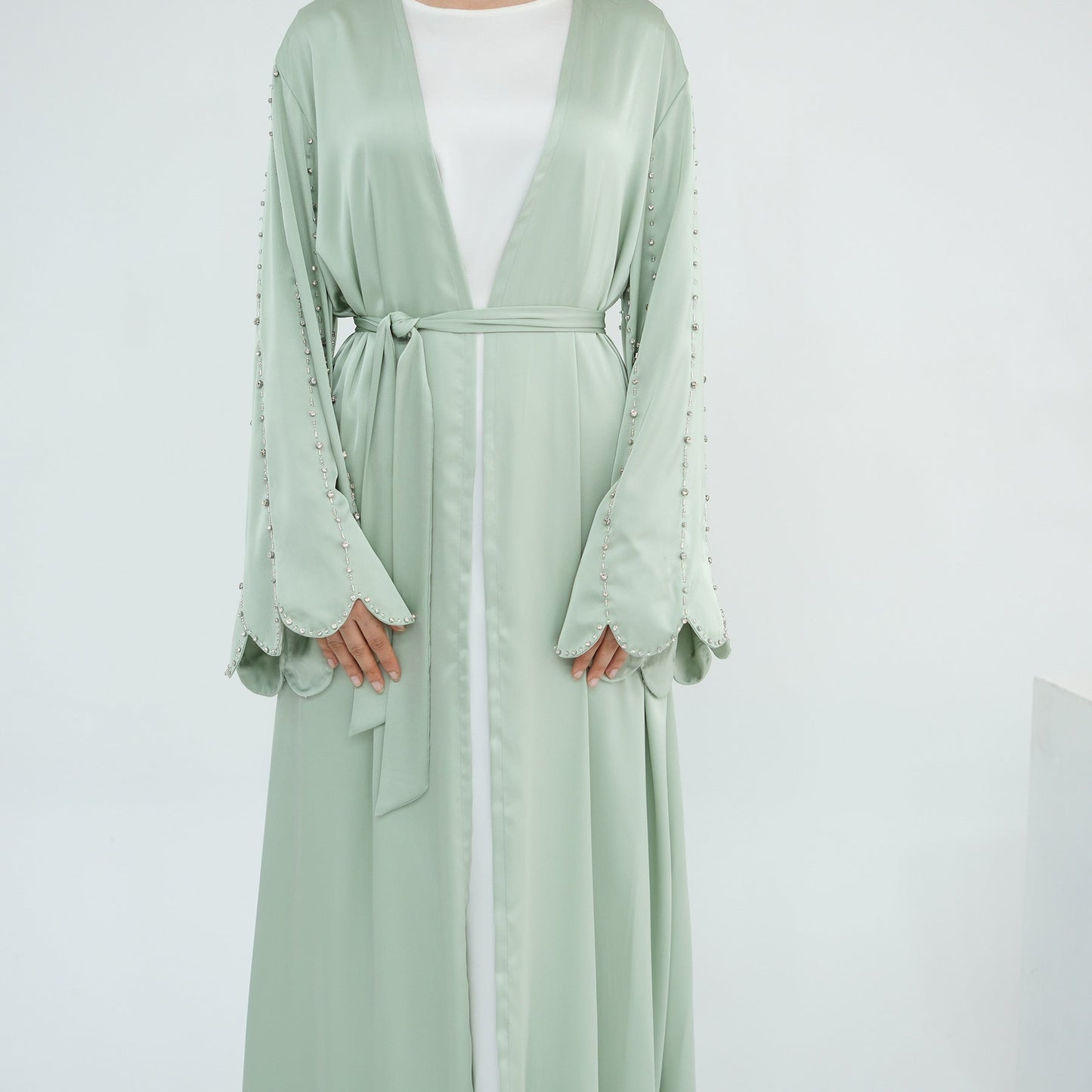 LM6602 Fully LMnd-beaded long cardigan jacket (headscarf not included)