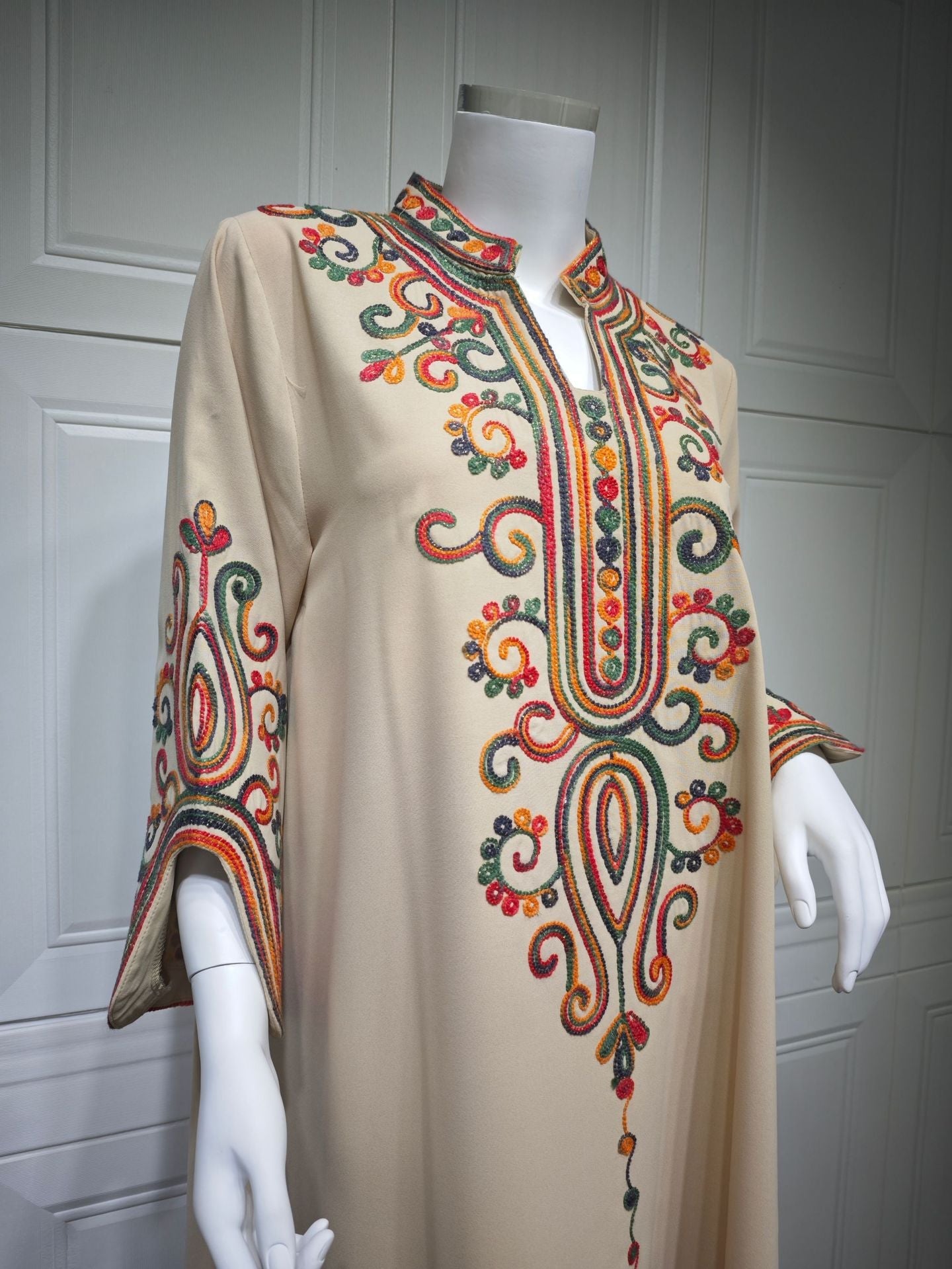 LM6652 Rope embroidery midi dress with elegant stand-up collar design