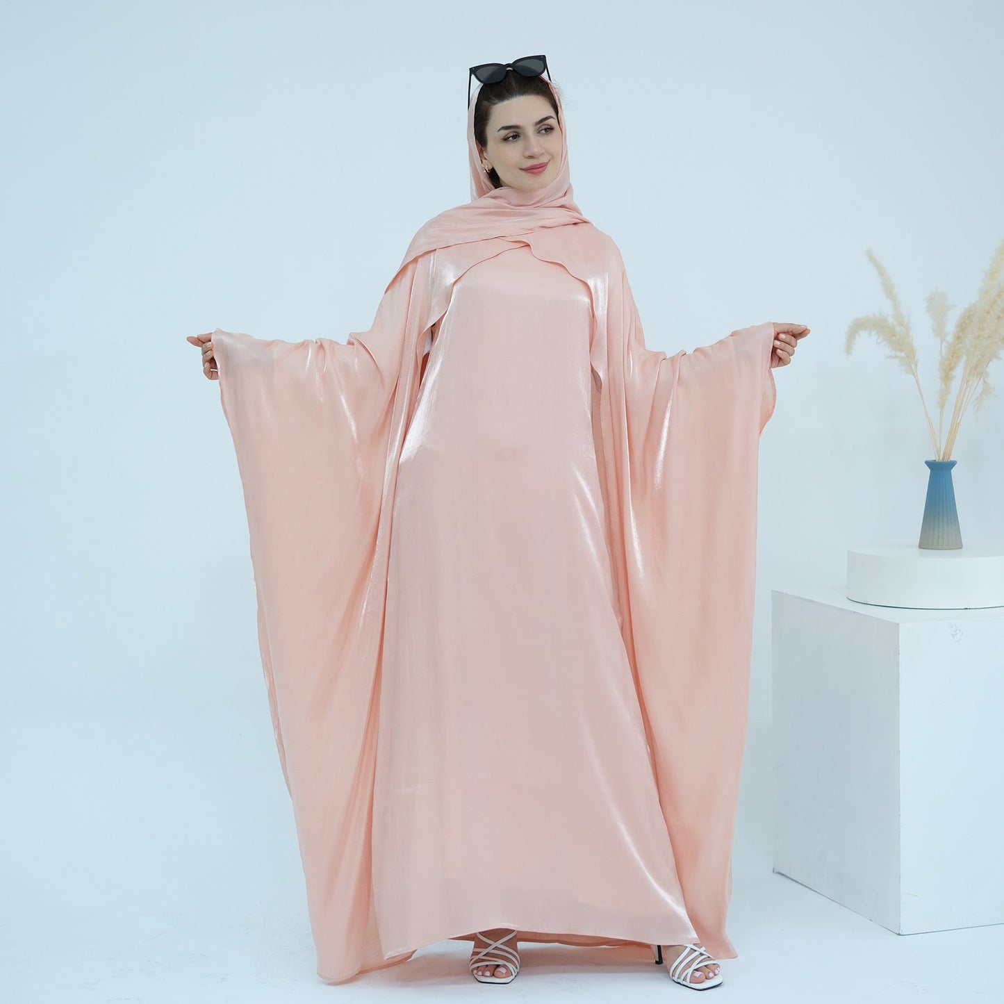 LM6584 Solid Color Beaded Loose Elegant Robe Dress