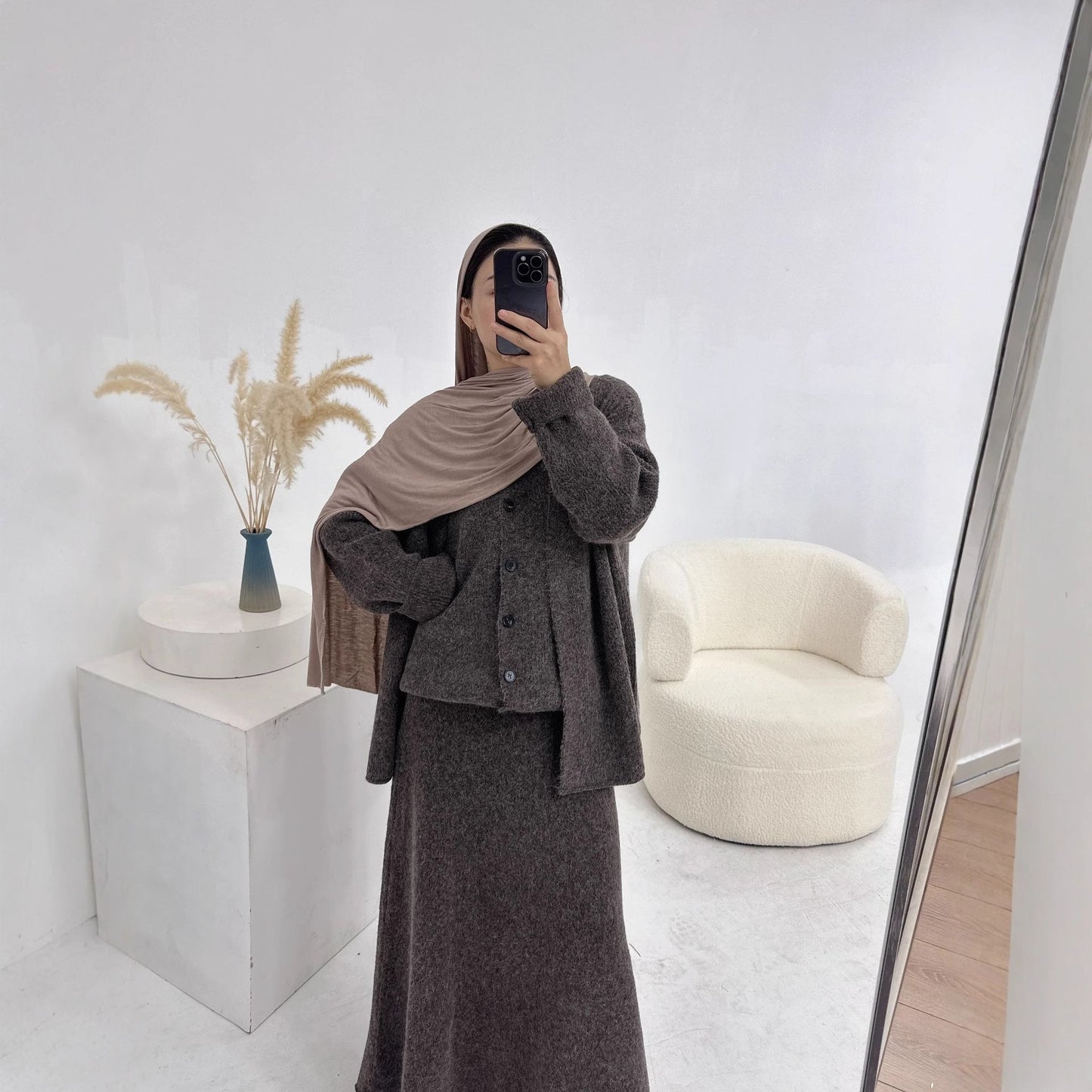 LM6596 Autumn and winter thickened knitted three-piece suit (excluding headscarf) vest + cardigan + skirt