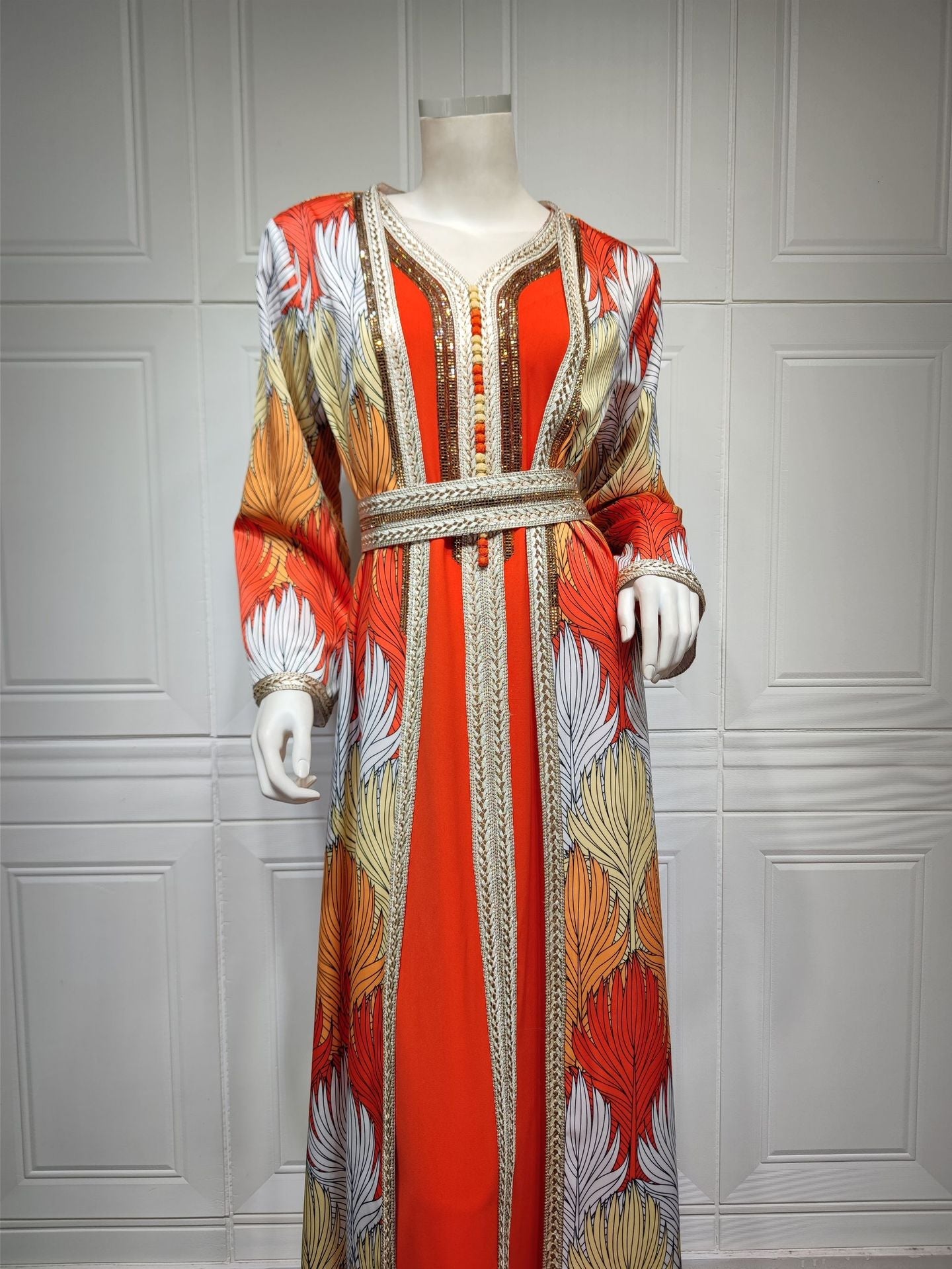 LM6646 Long-sleeved woven ribbon rhinestone print robe set with exquisite rhinestone design.