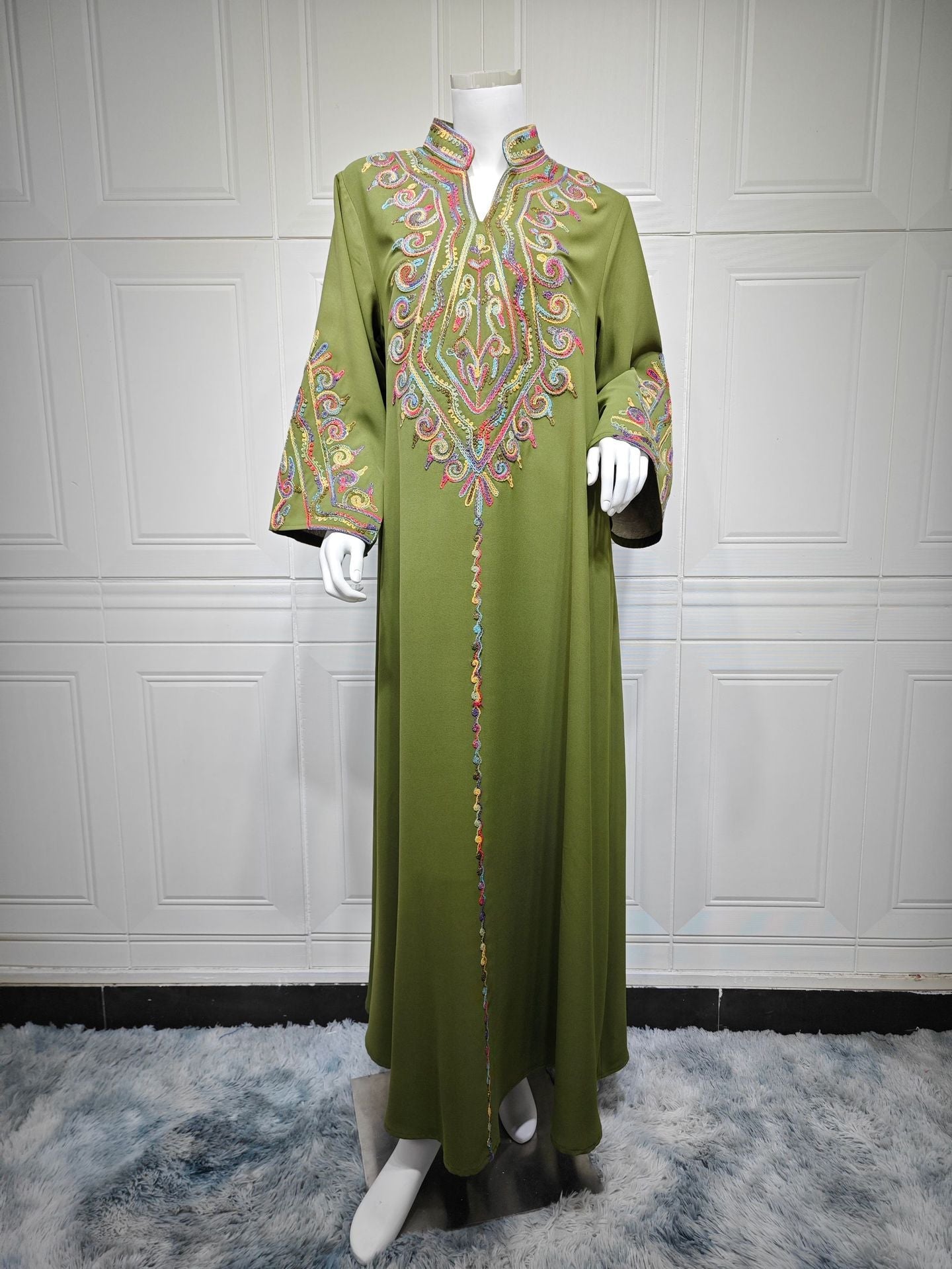 LM6669 Pullover Embroidered Robe Dress with Simple Long Sleeves