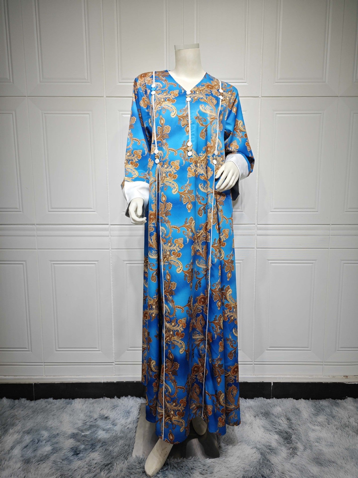 LM6647 Mesh-paneled embroidered robe; elegant three-dimensional embroidered dress