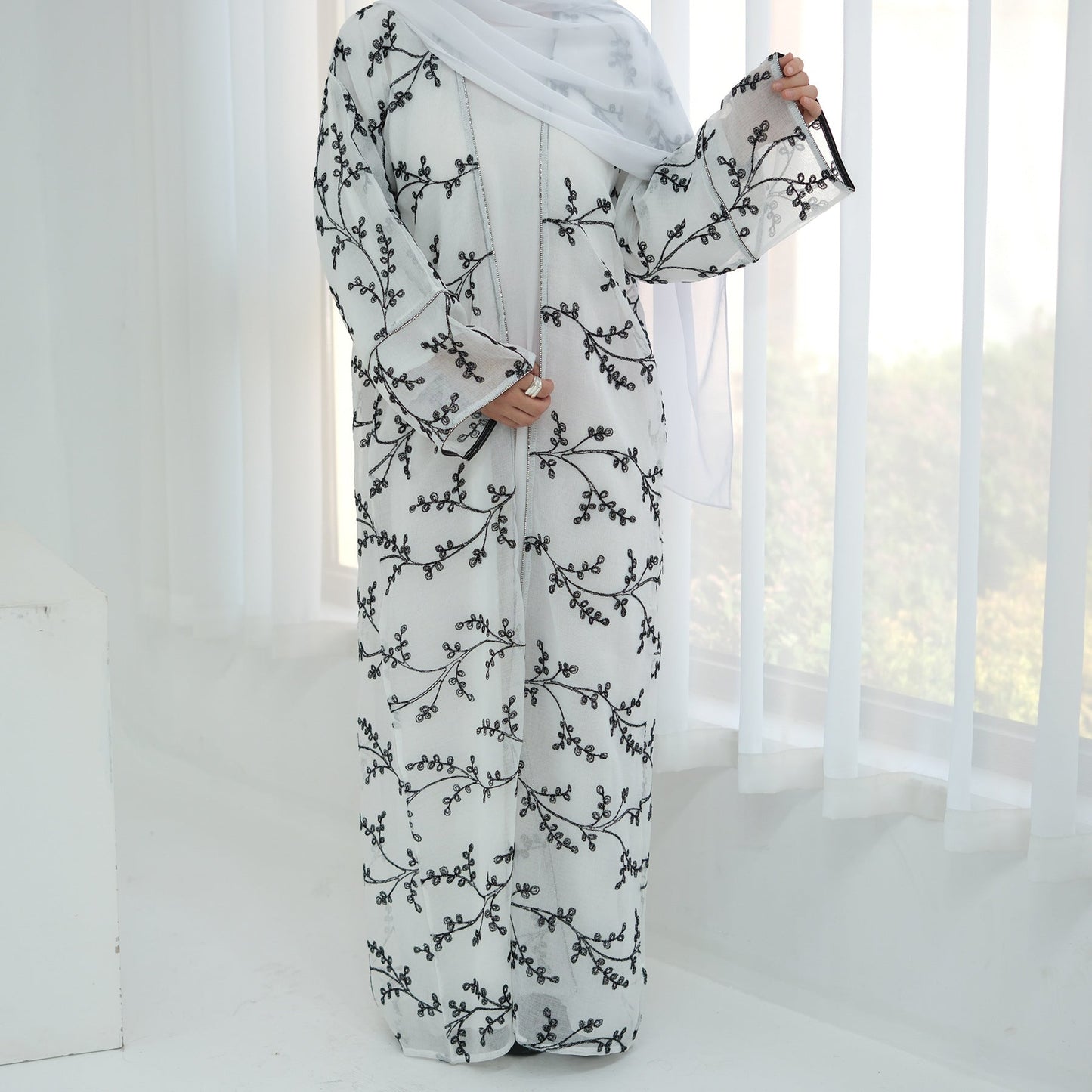 LM6623 Full-body embroidered long cardigan (optional inner layer)
