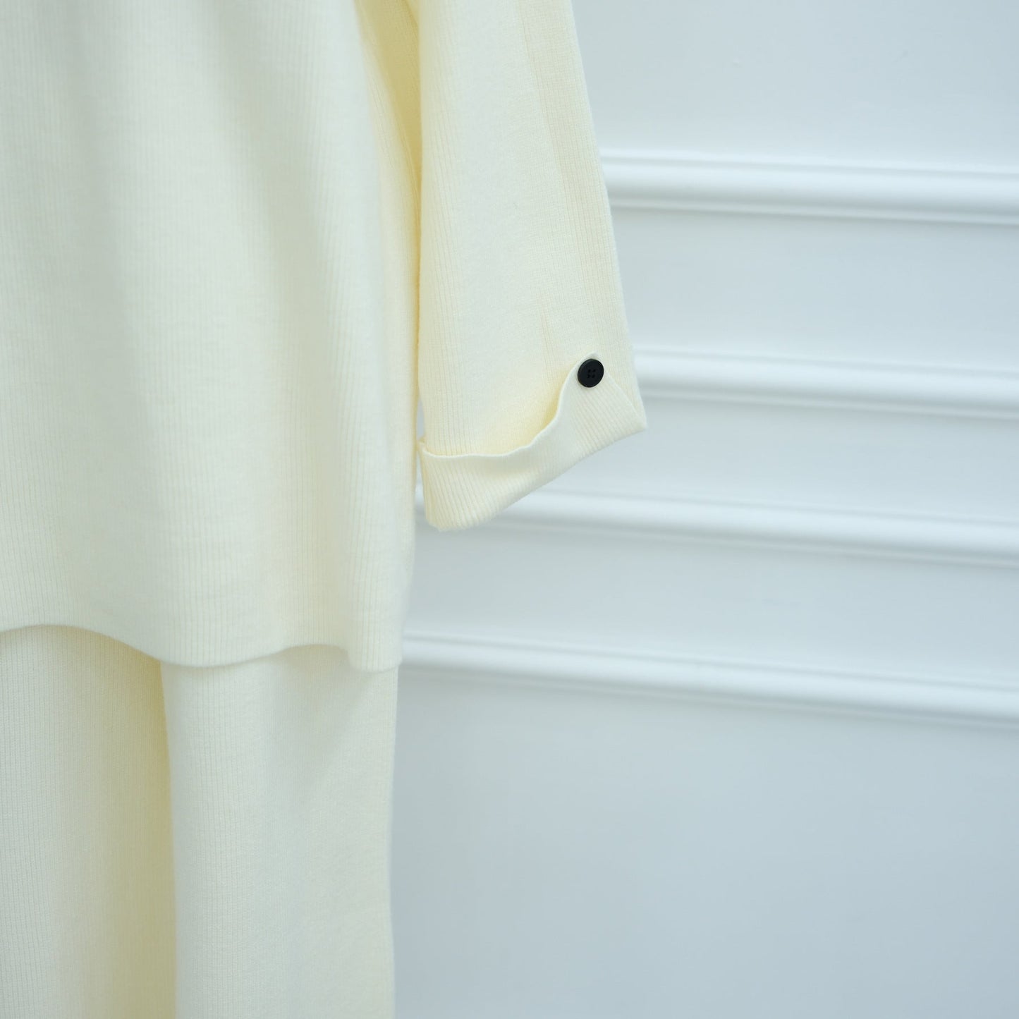 LM6600 Autumn and winter thickened knitted suit solid color two-piece suit (headscarf not included) cuff button design