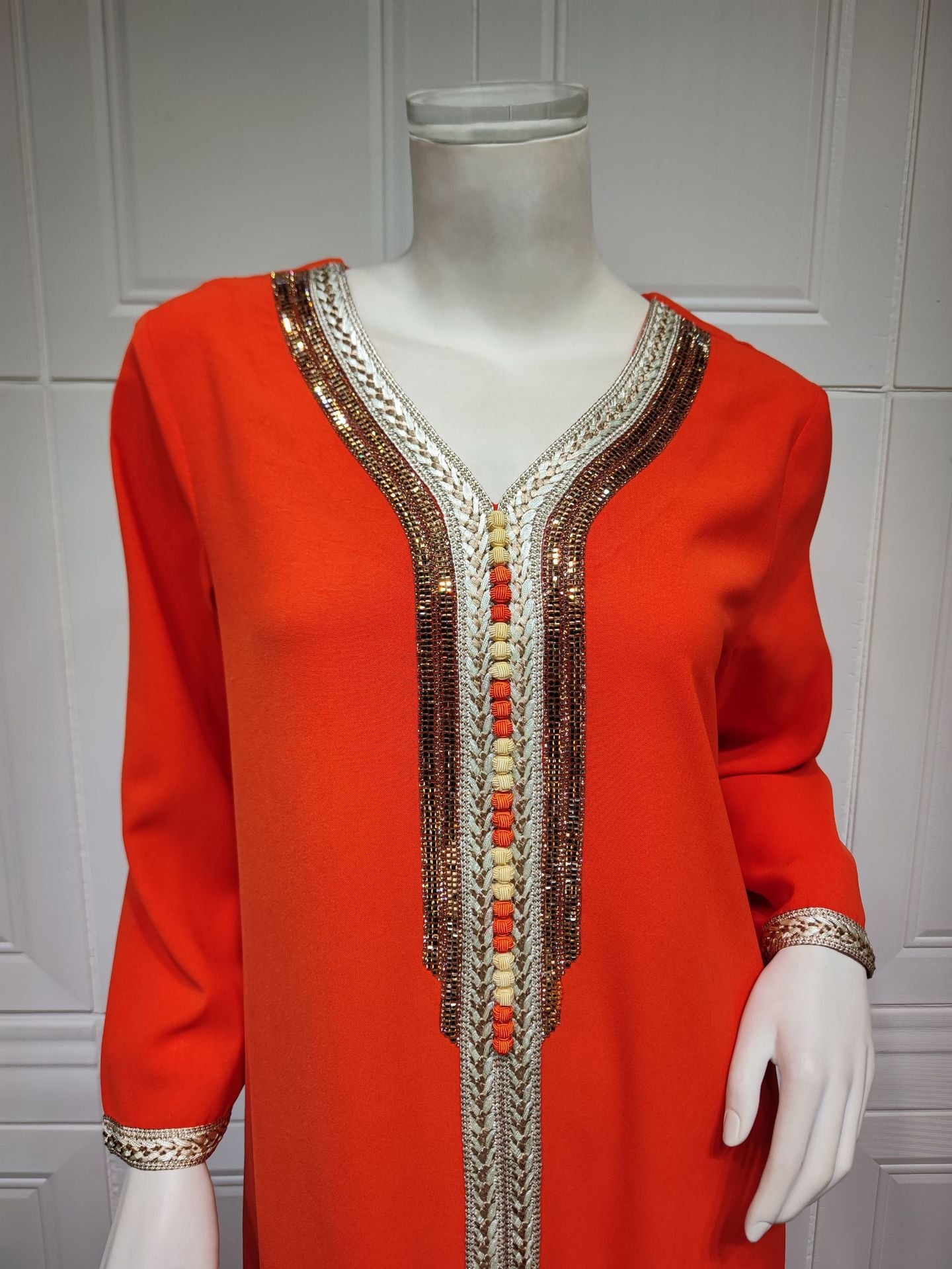 LM6646 Long-sleeved woven ribbon rhinestone print robe set with exquisite rhinestone design.