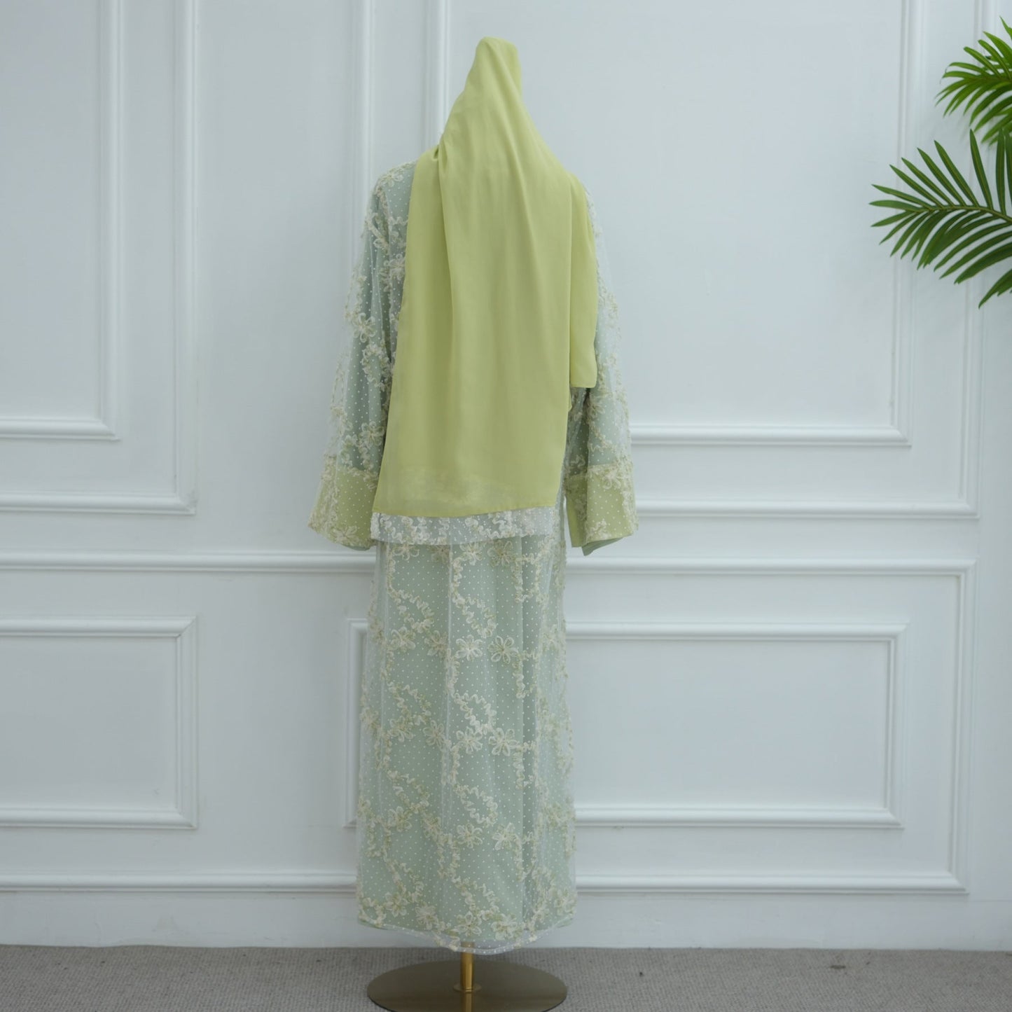 LM6622 3D flower mesh cardigan (optional headscarf and inner layer)