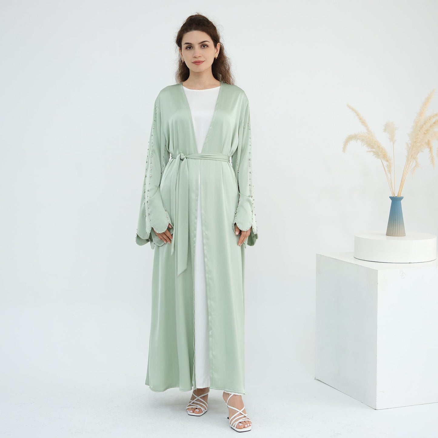 LM6602 Fully LMnd-beaded long cardigan jacket (headscarf not included)