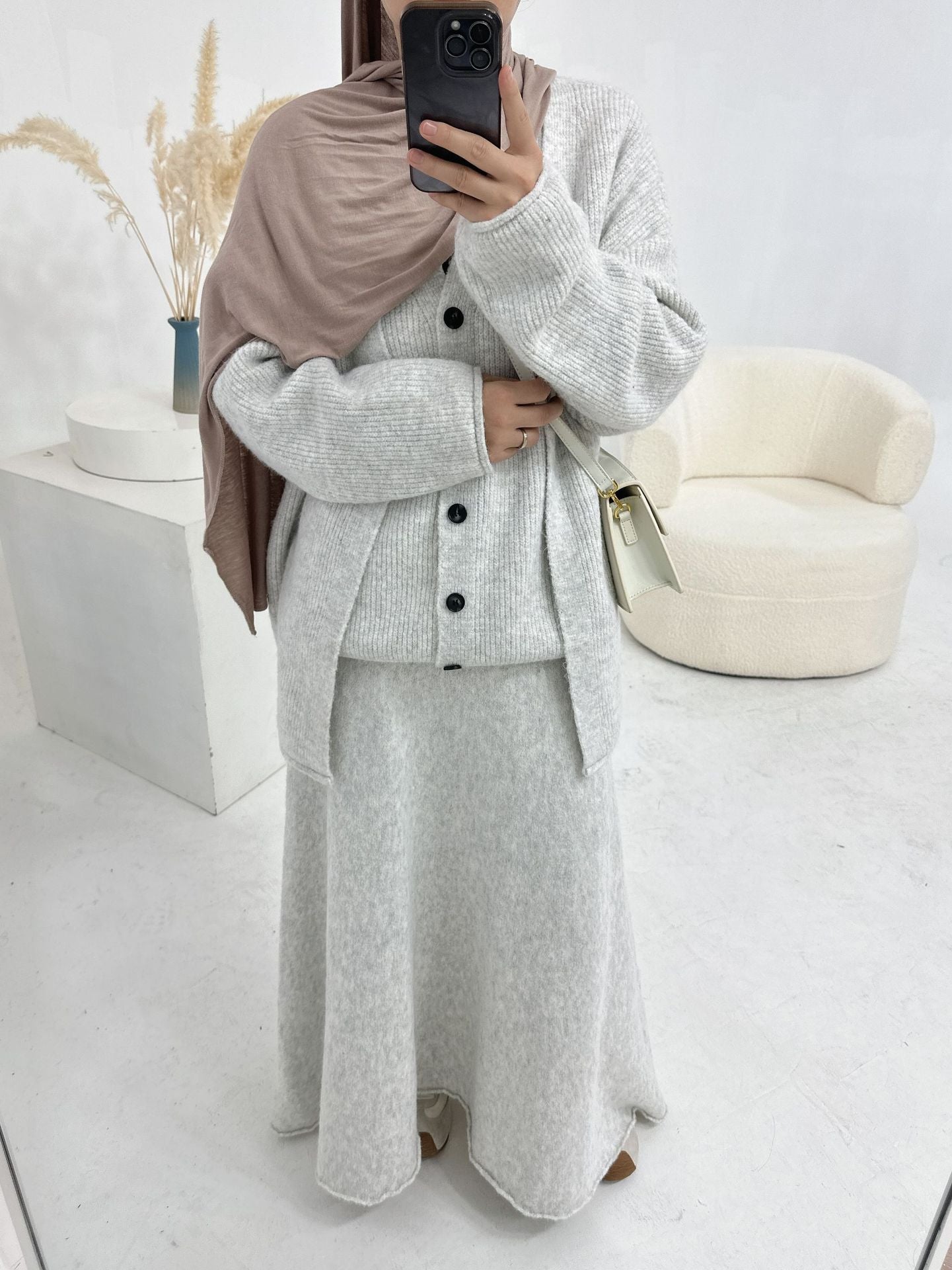 LM6596 Autumn and winter thickened knitted three-piece suit (excluding headscarf) vest + cardigan + skirt