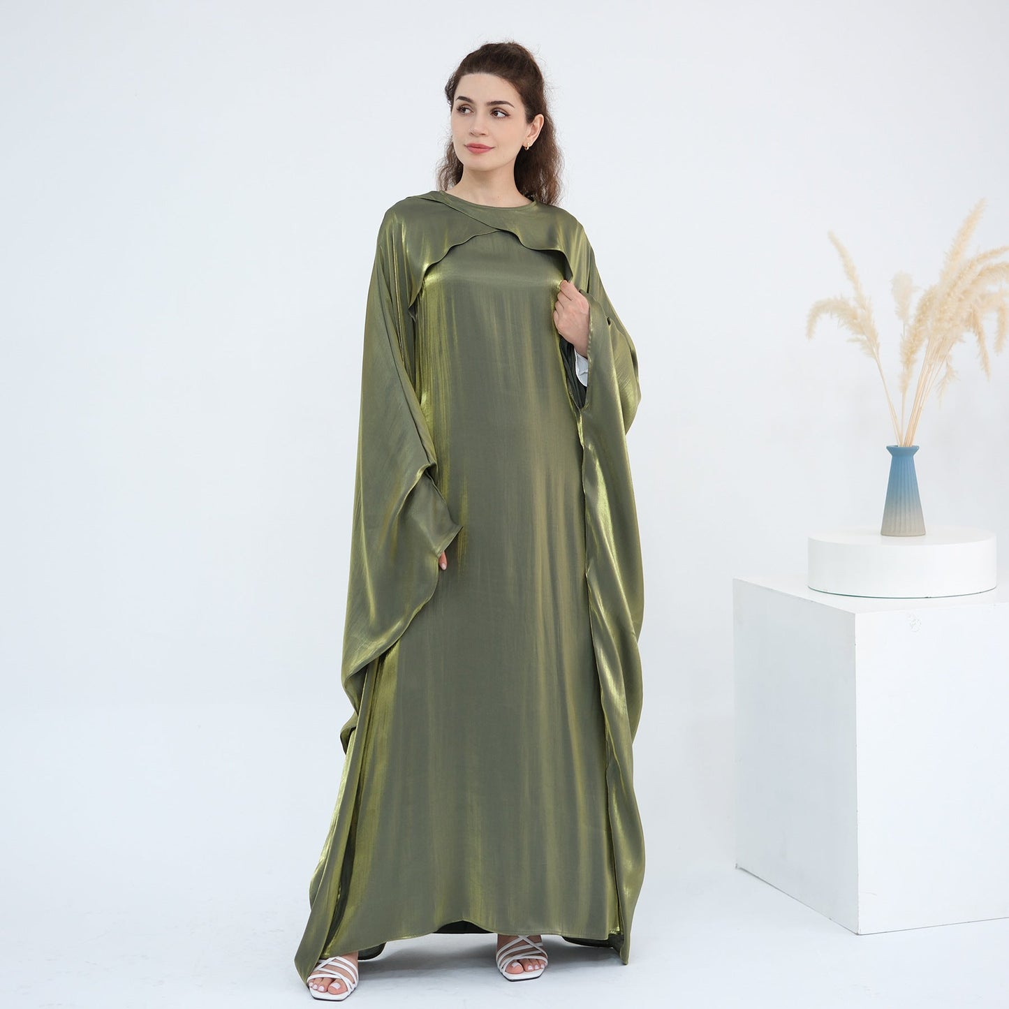 LM6584 Solid Color Beaded Loose Elegant Robe Dress