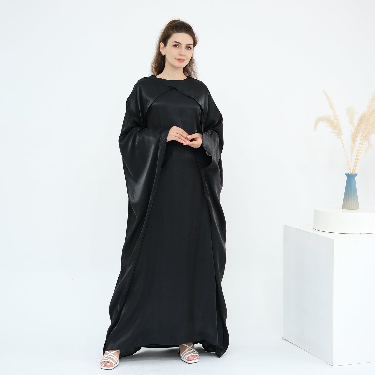 LM6584 Solid Color Beaded Loose Elegant Robe Dress