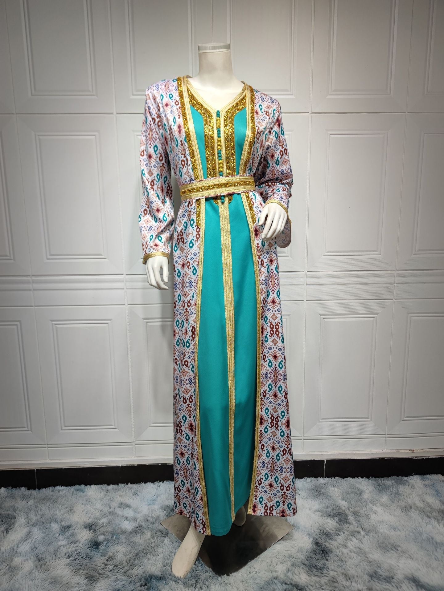LM6644 Two-piece rhinestone-embroidered robe with understated luxury embroidery design
