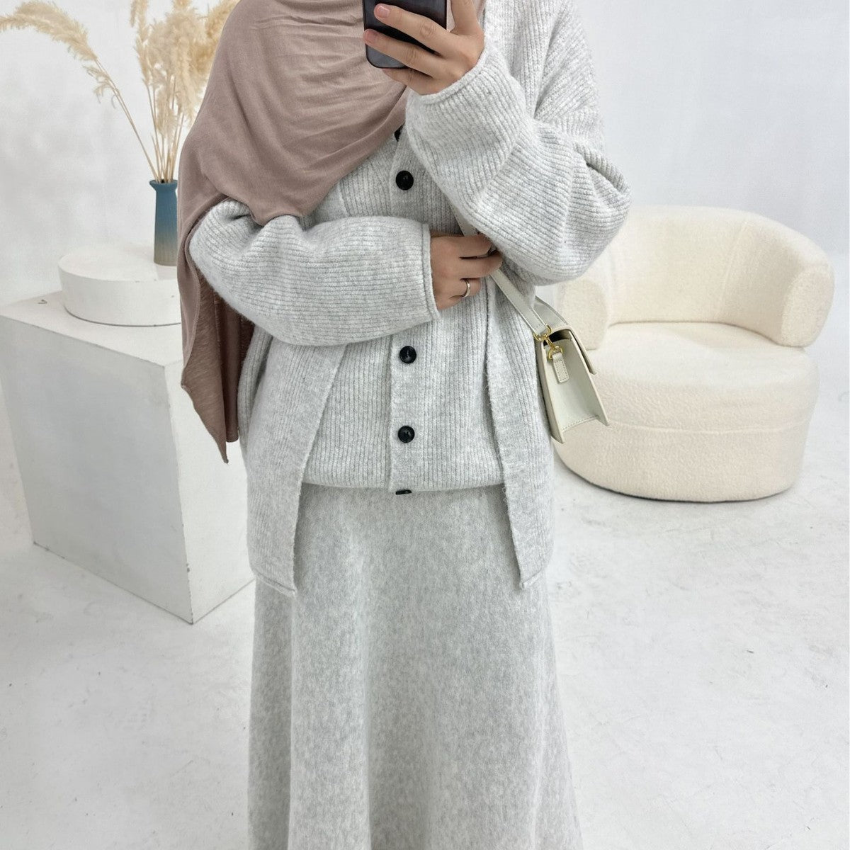LM6596 Autumn and winter thickened knitted three-piece suit (excluding headscarf) vest + cardigan + skirt