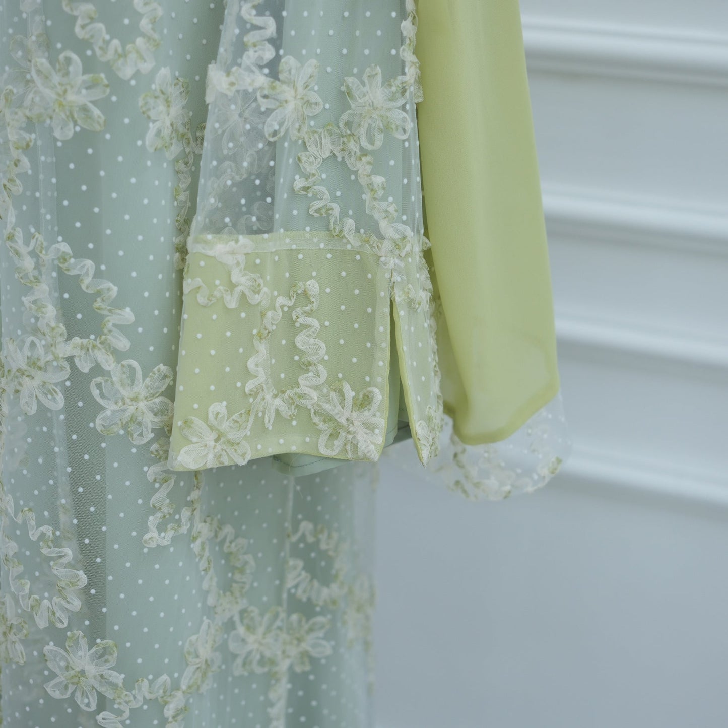 LM6622 3D flower mesh cardigan (optional headscarf and inner layer)