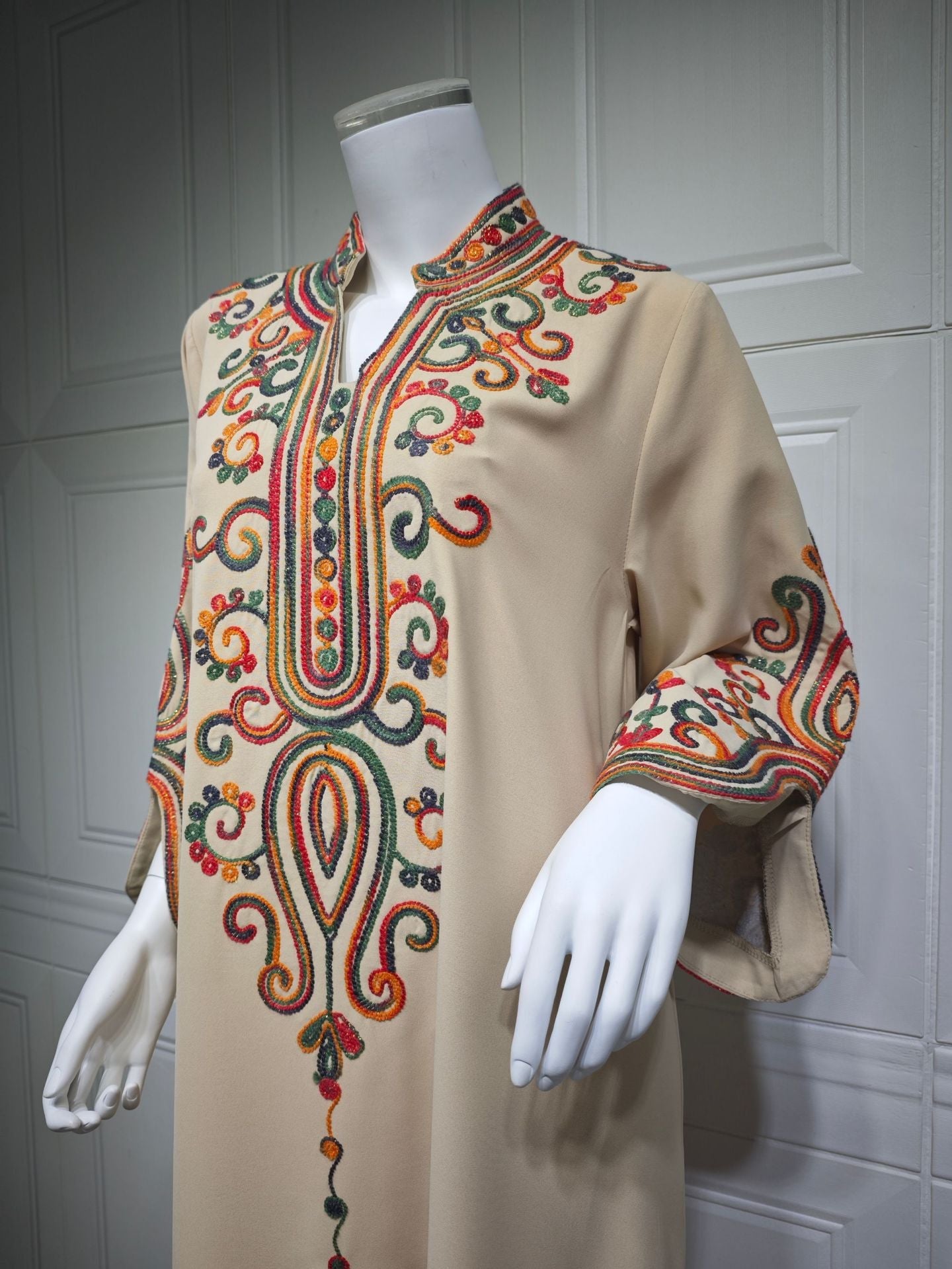 LM6652 Rope embroidery midi dress with elegant stand-up collar design