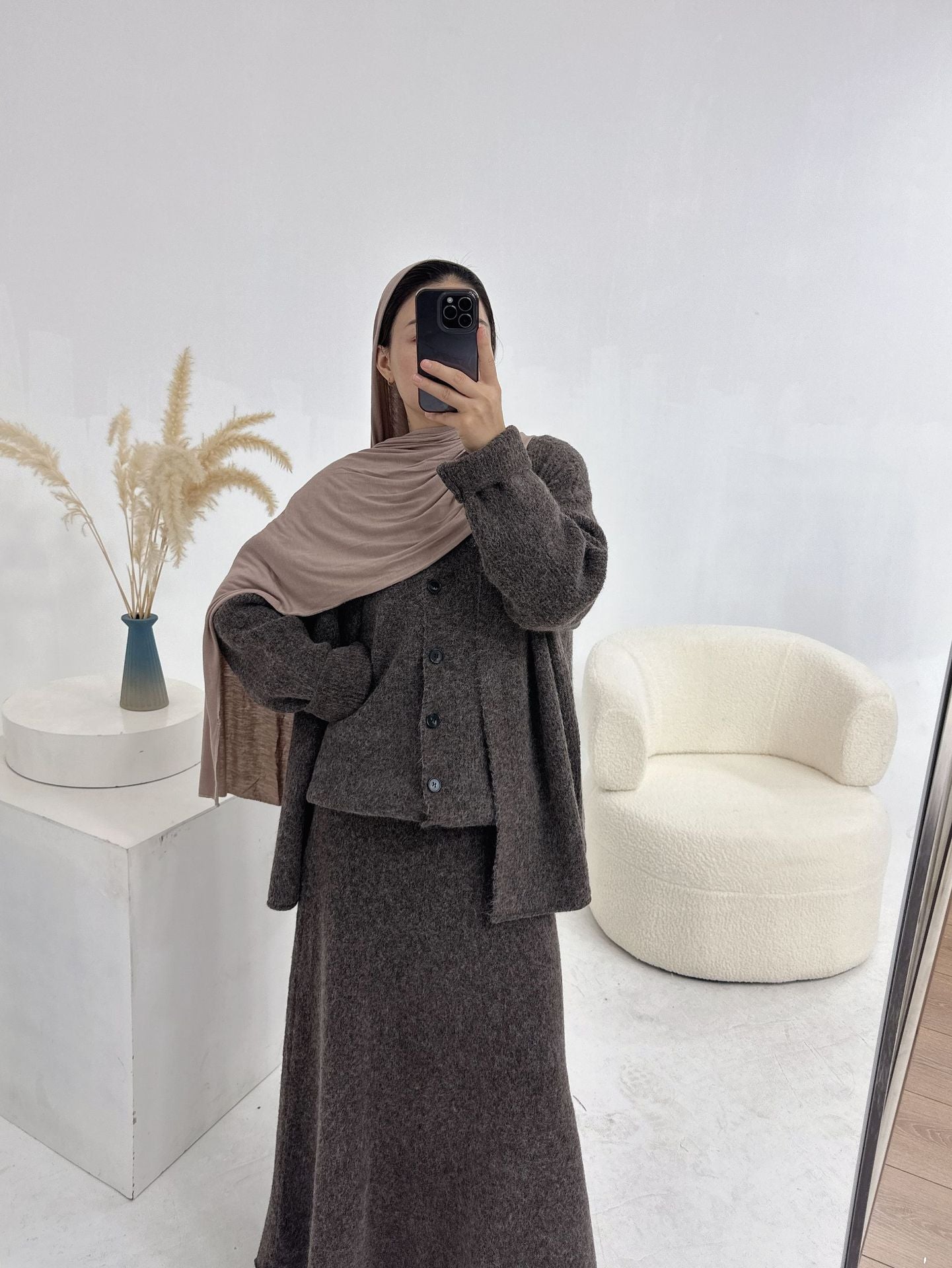LM6596 Autumn and winter thickened knitted three-piece suit (excluding headscarf) vest + cardigan + skirt