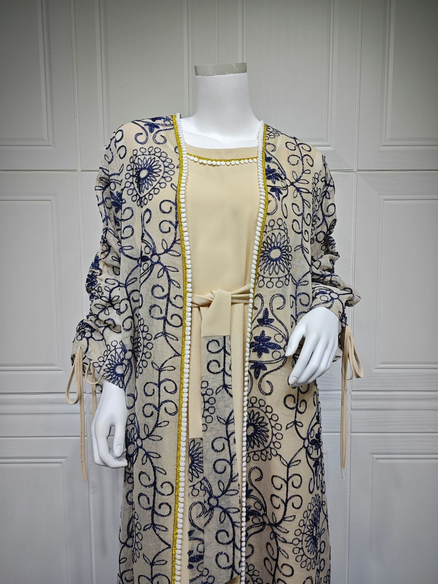 LM6653 Embroidered Robe Two-piece Set, Elegant and Lightweight Design.