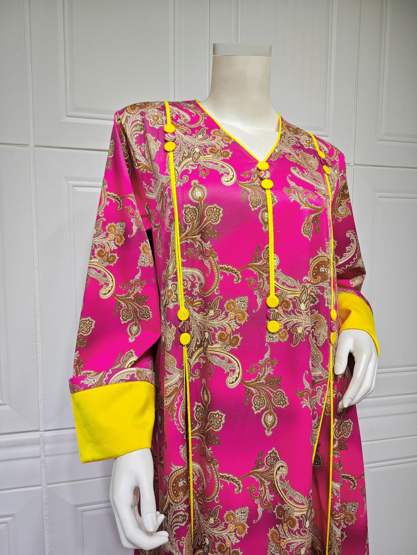 LM6647 Mesh-paneled embroidered robe; elegant three-dimensional embroidered dress