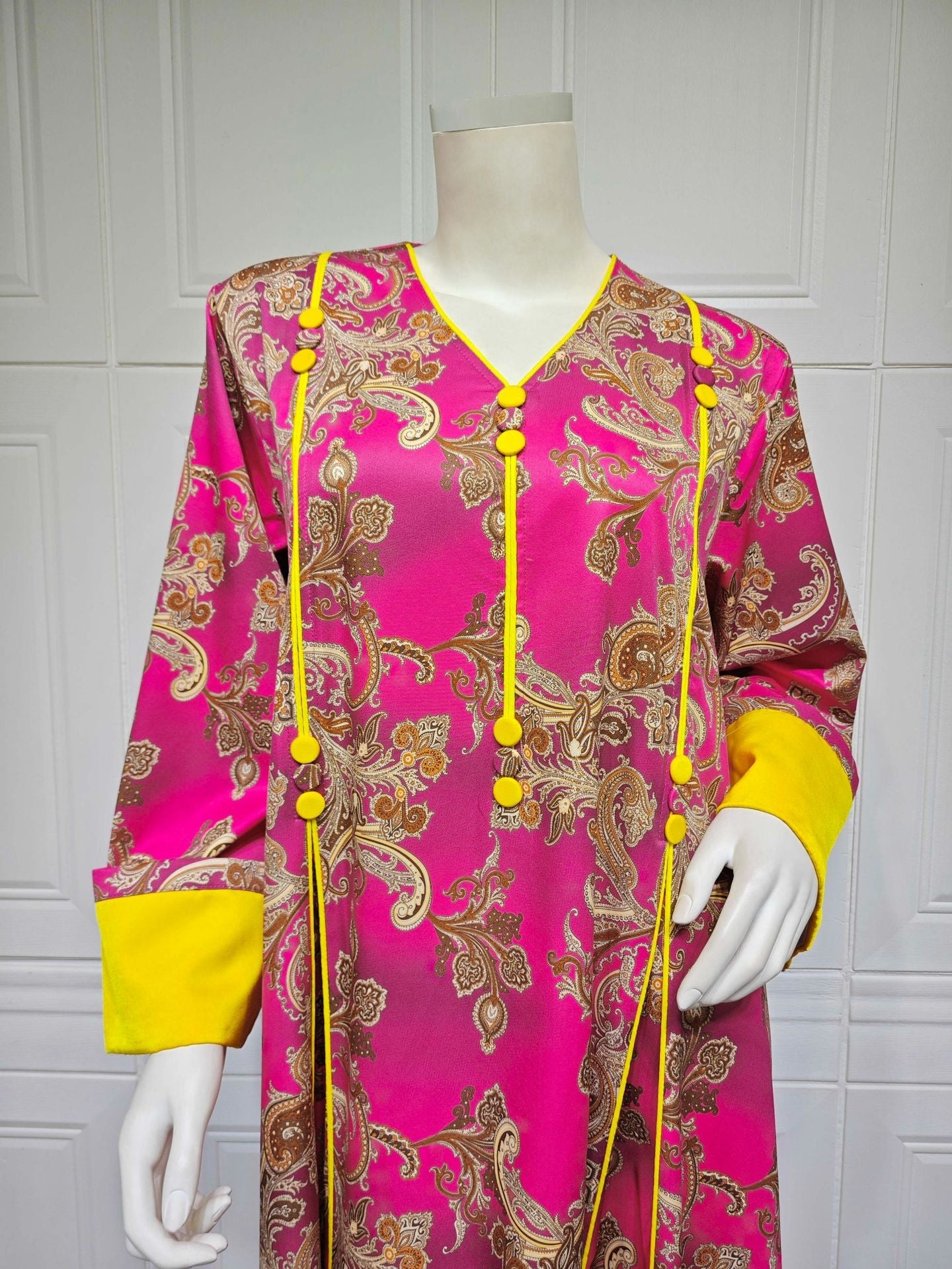 LM6647 Mesh-paneled embroidered robe; elegant three-dimensional embroidered dress