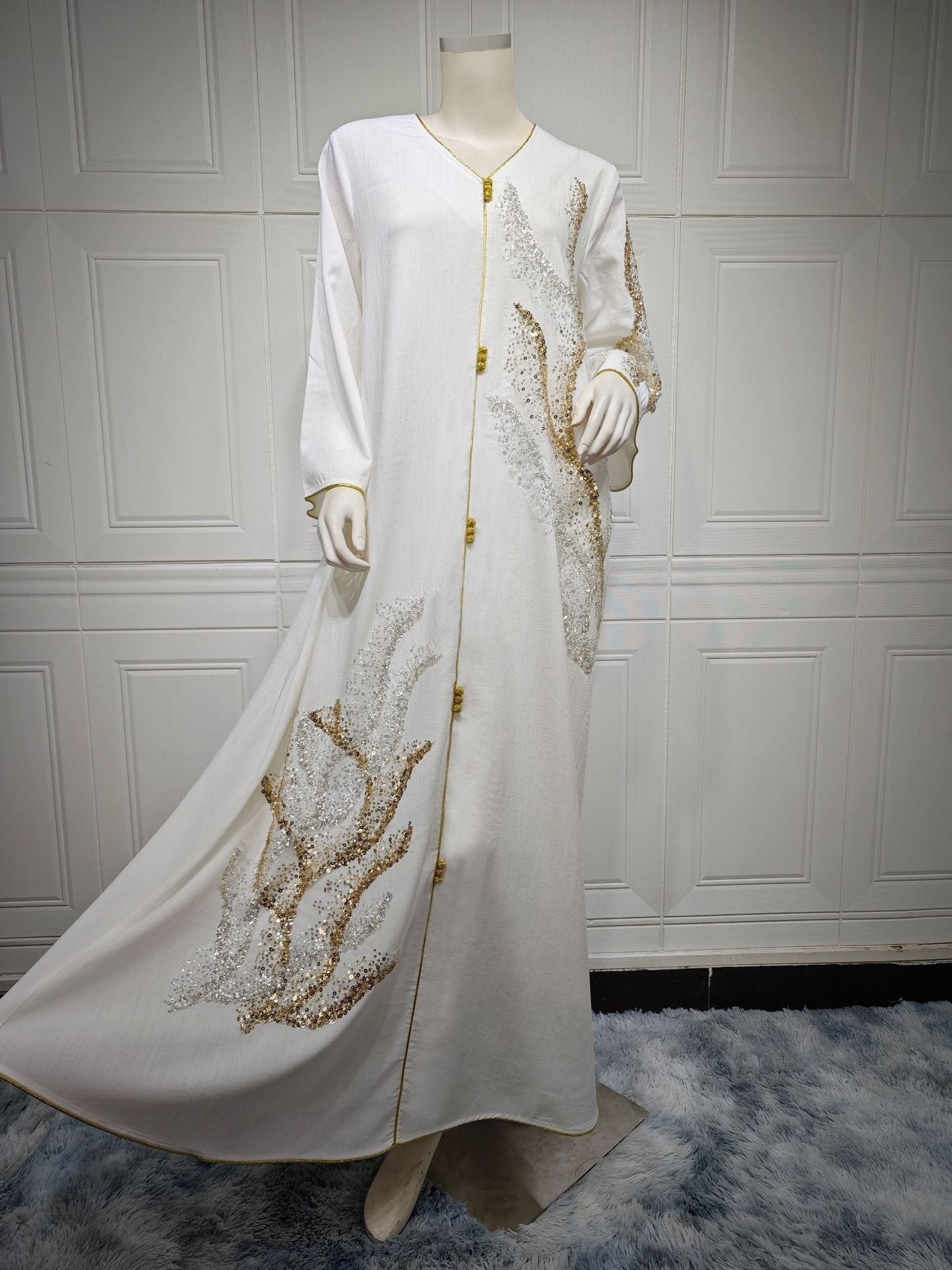 LM6659  Long-sleeved Sequined Embroidered Patchwork Dress with A Light Silhouette and Soft Color Scheme.