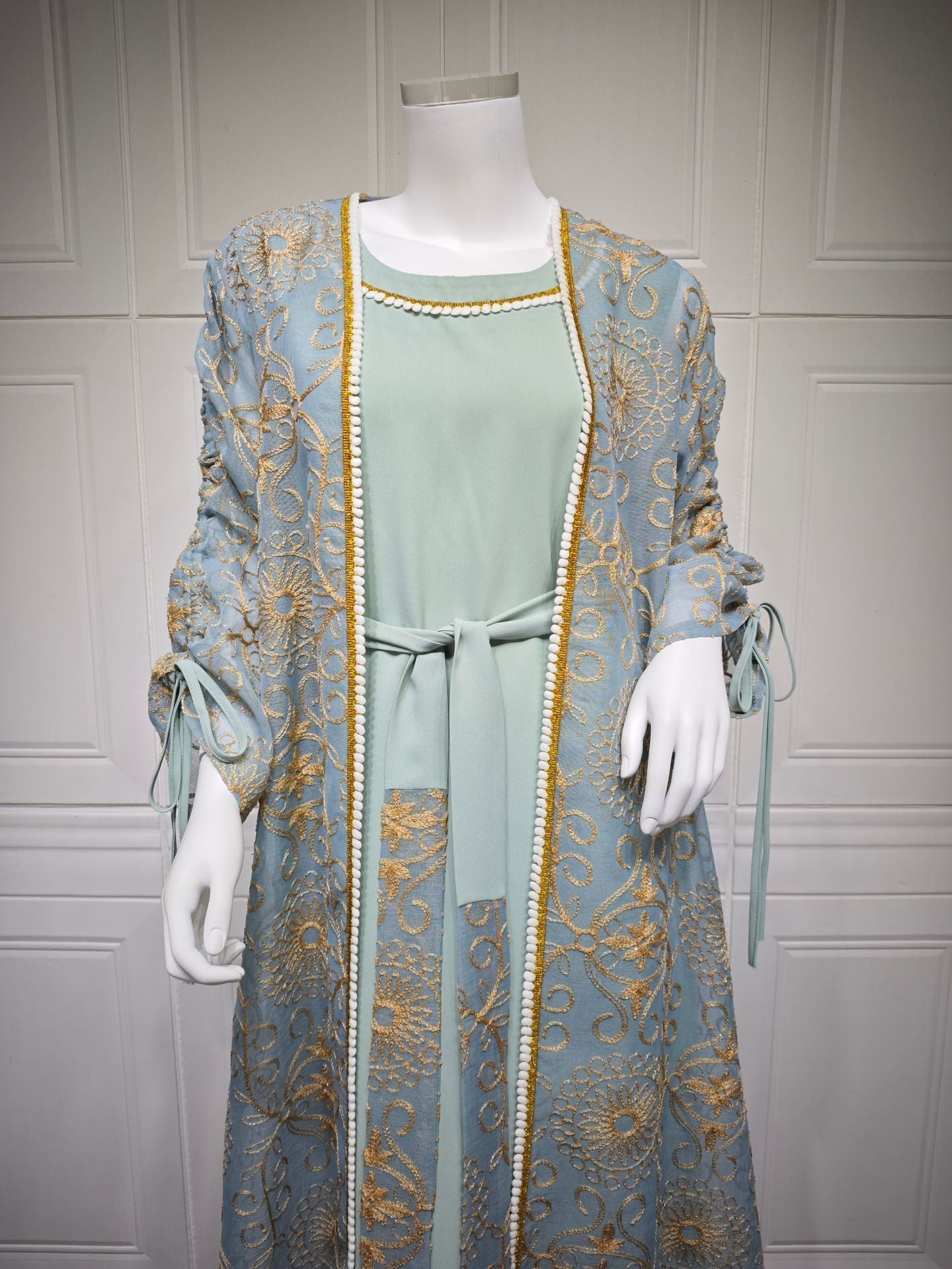LM6653 Embroidered Robe Two-piece Set, Elegant and Lightweight Design.