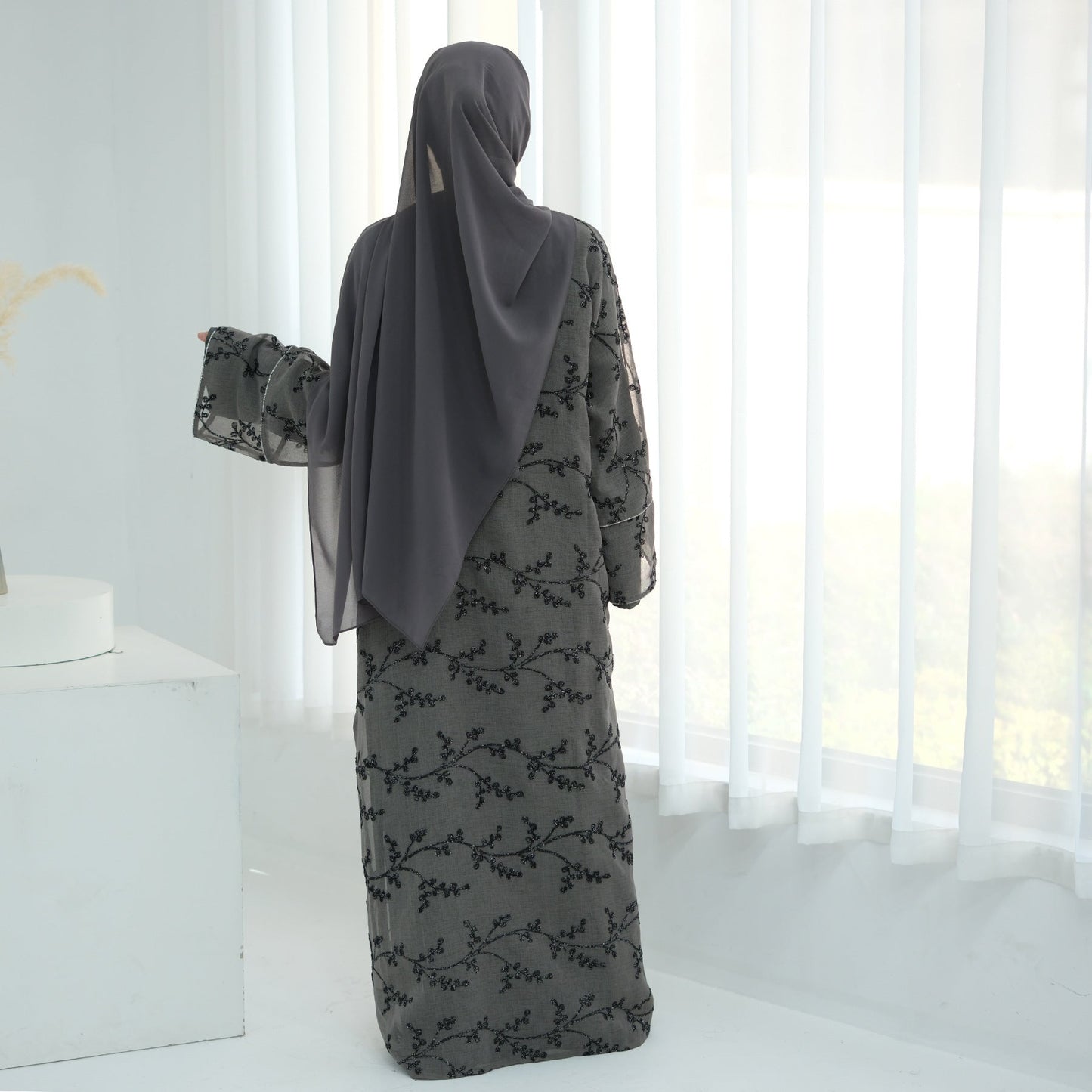 LM6623 Full-body embroidered long cardigan (optional inner layer)