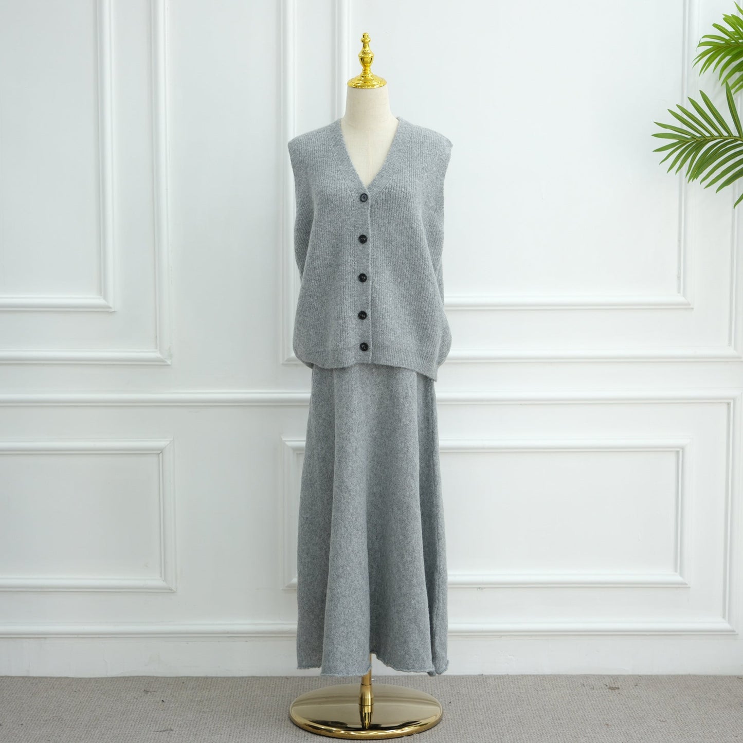 LM6596 Autumn and winter thickened knitted three-piece suit (excluding headscarf) vest + cardigan + skirt