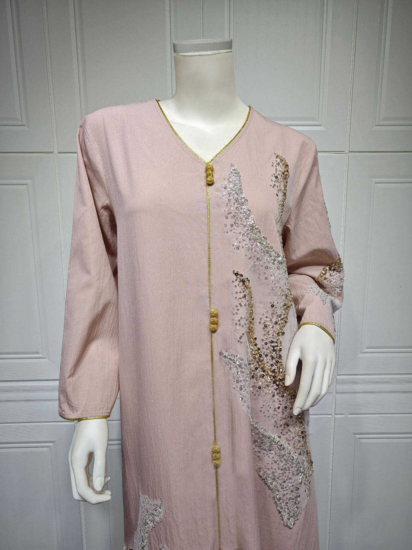 LM6659  Long-sleeved Sequined Embroidered Patchwork Dress with A Light Silhouette and Soft Color Scheme.