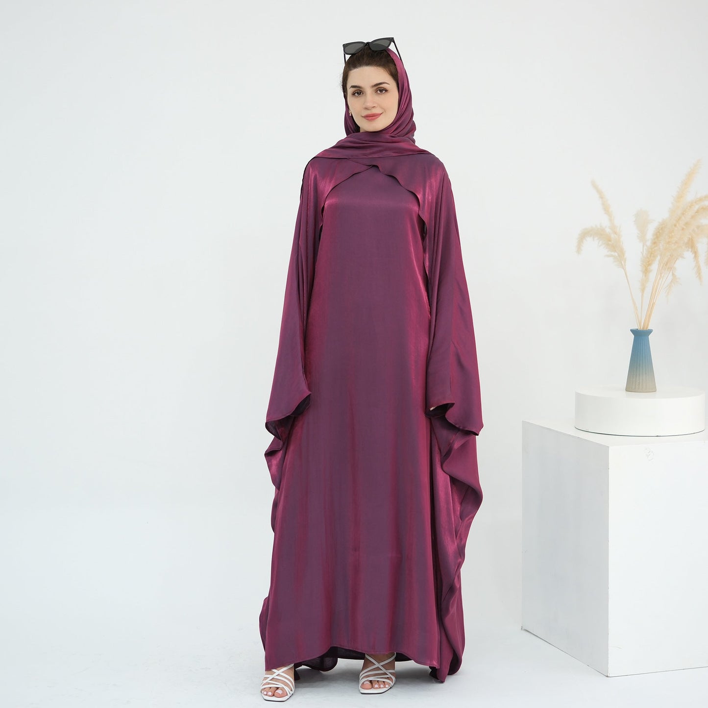 LM6584 Solid Color Beaded Loose Elegant Robe Dress