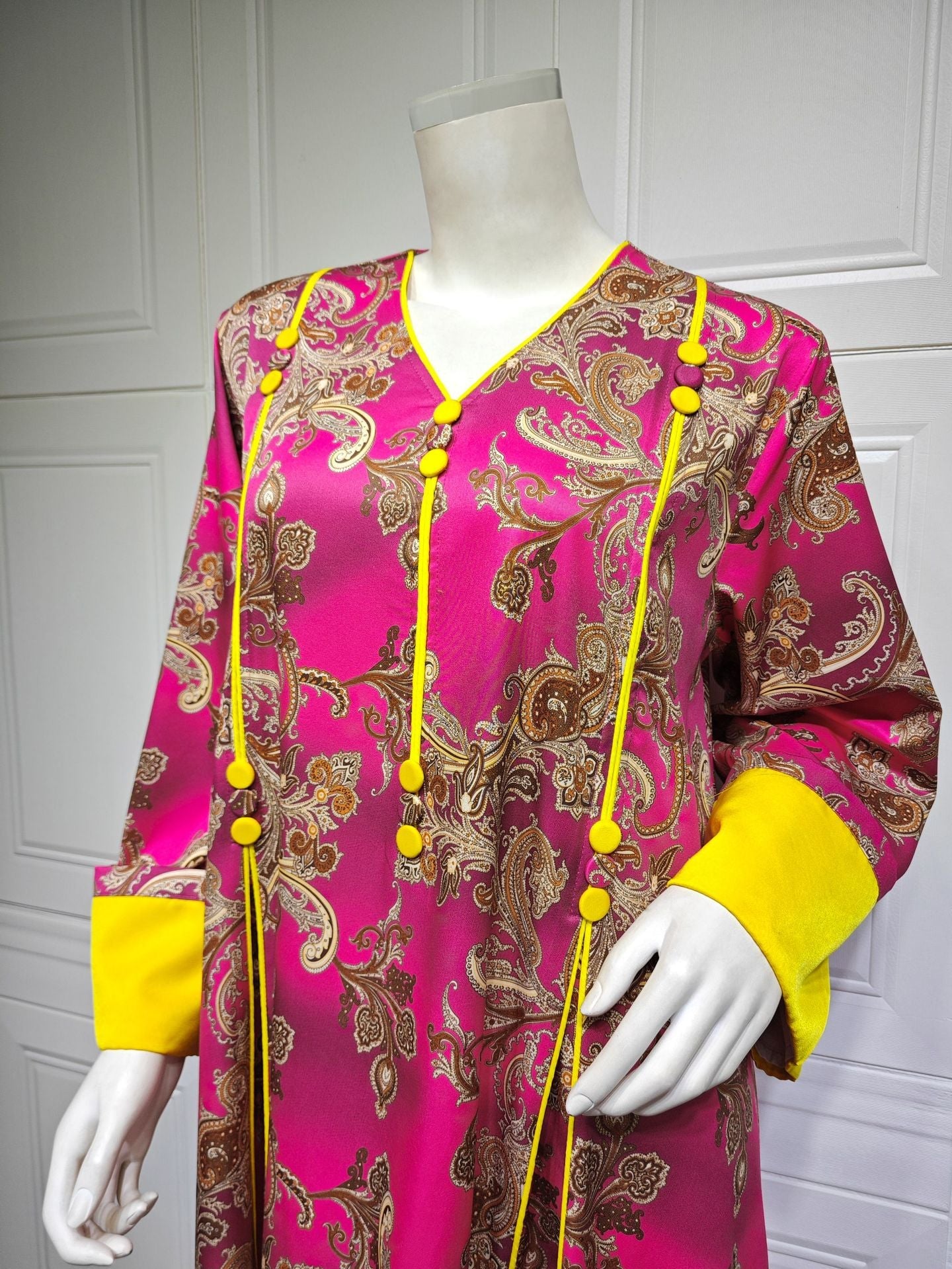 LM6647 Mesh-paneled embroidered robe; elegant three-dimensional embroidered dress