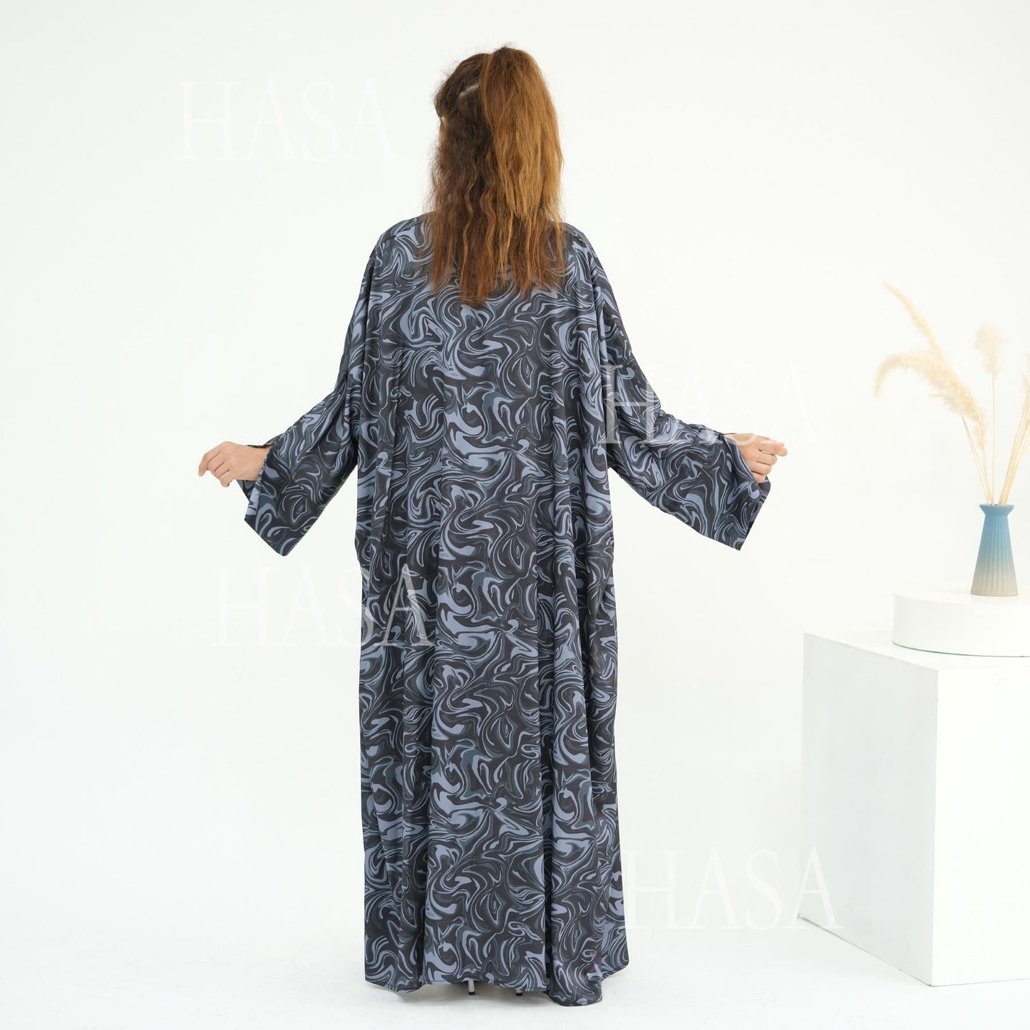 LM6555 Fashionable printed long-sleeved dress with an ankle-length cardigan style
