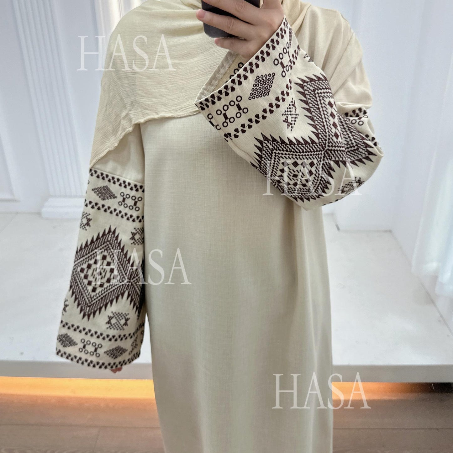 LUMAYA6533 Long robe with wide sleeves and exquisite embroidery