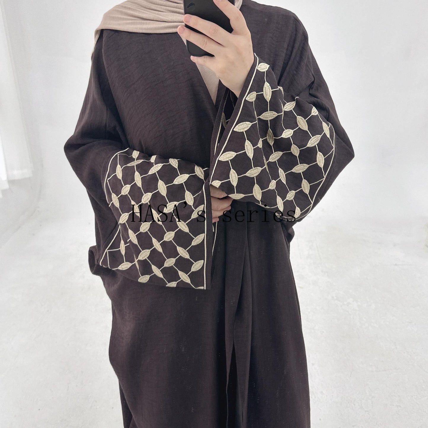 LUMAYA4840 Elegant long robe with geometric embroidery, a simple and traditional style dress.