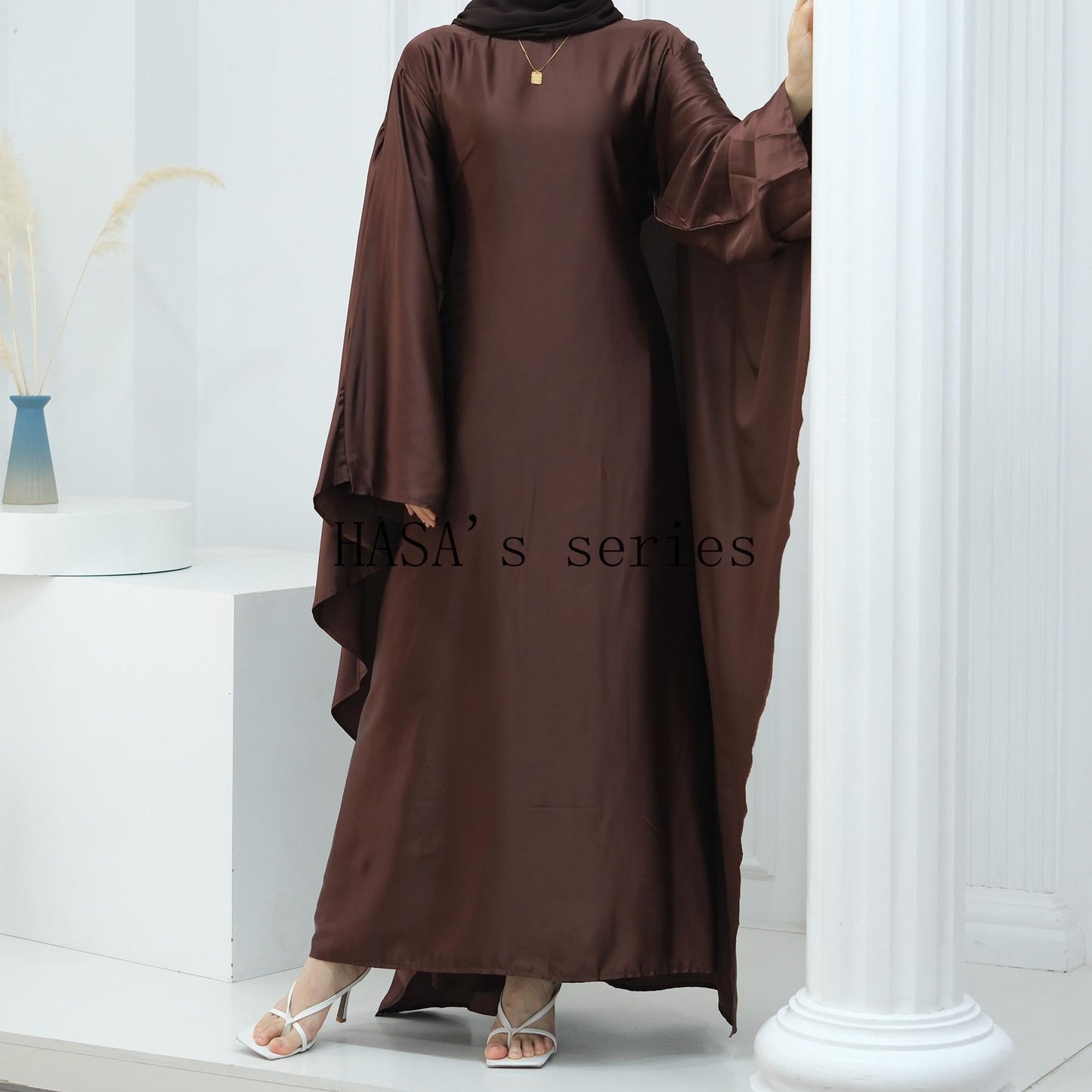 LUMAYA4835 High-density Stretch Satin Long Dress, Simple, Elegant, and Comfortable To Wear.