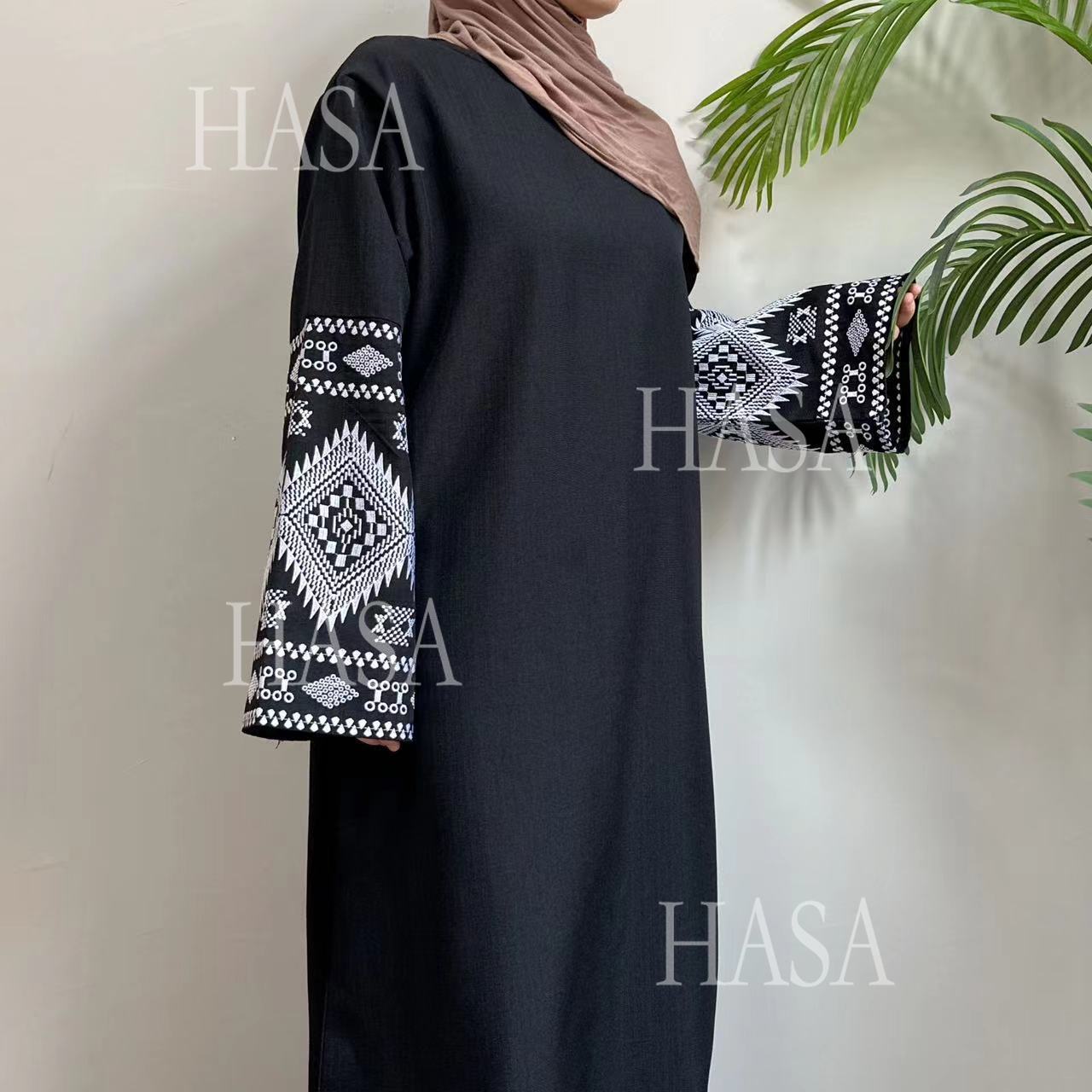 LUMAYA6533 Long robe with wide sleeves and exquisite embroidery