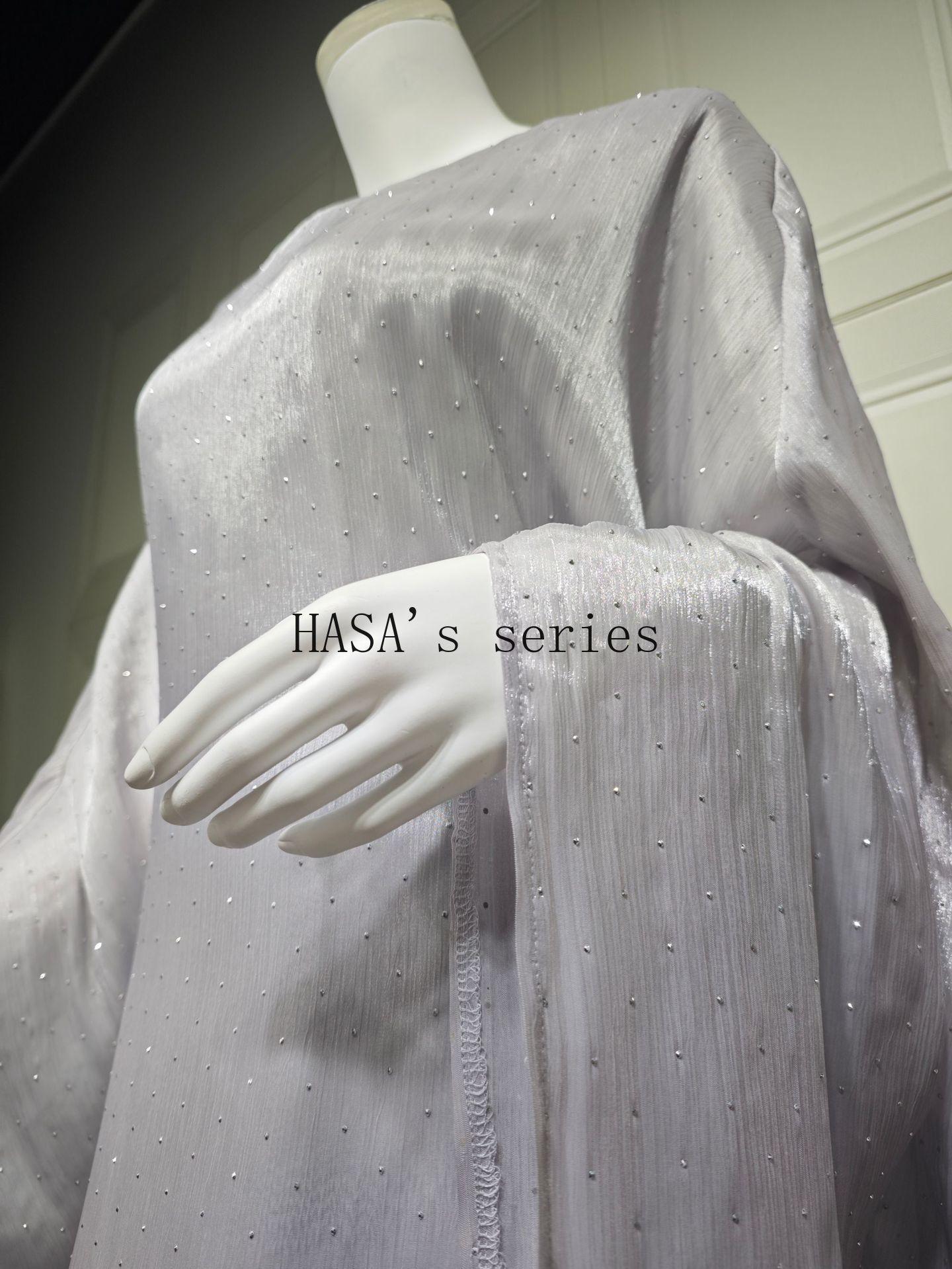 LUMAYA5105 Simple and Soft Long-sleeved Pullover Dress with A Waist-length Design, in A Solid Color for Everyday Wear.