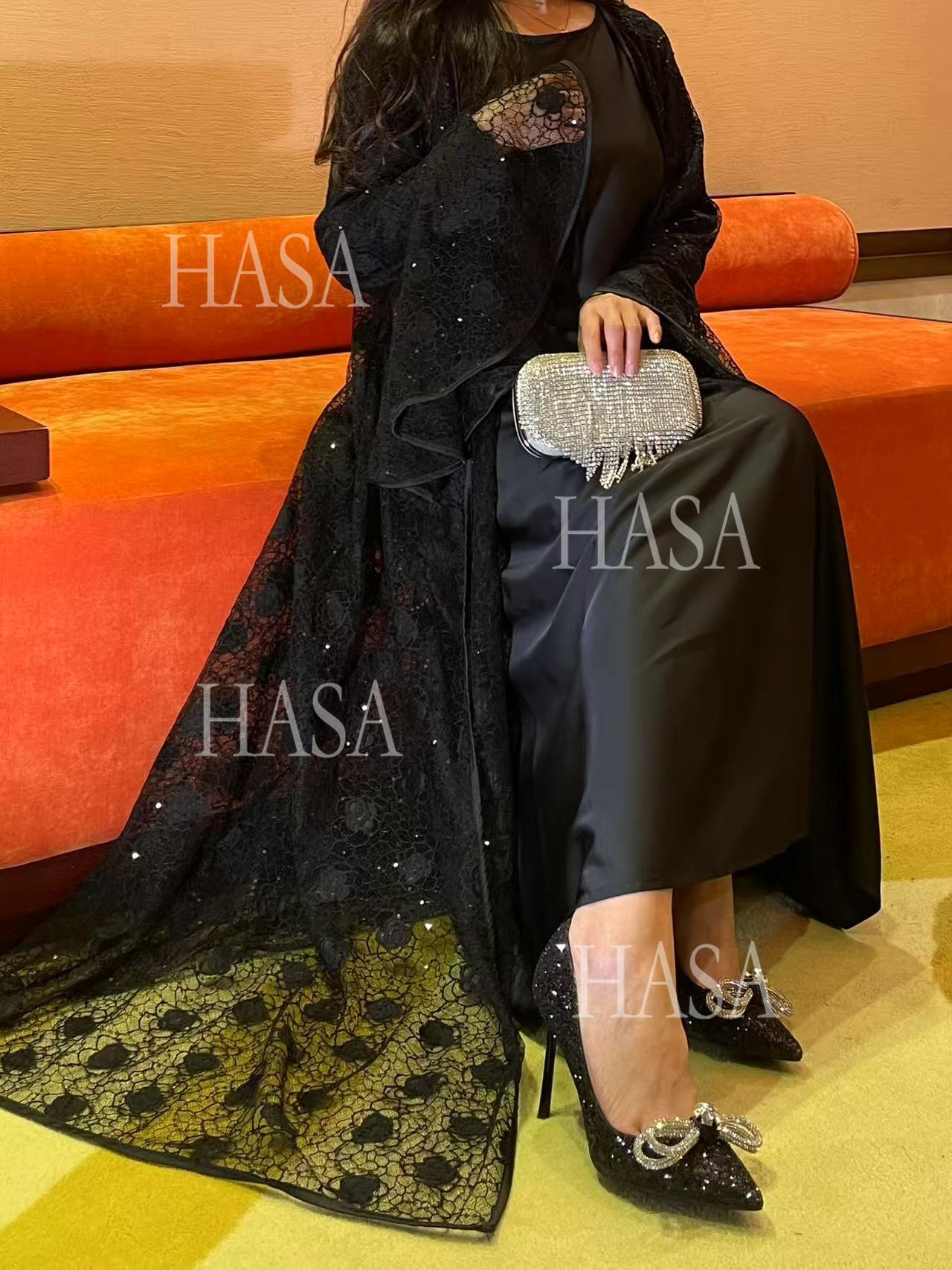 LUMAYA6488 Two-piece long dress with flared sleeves and lace sequined cape