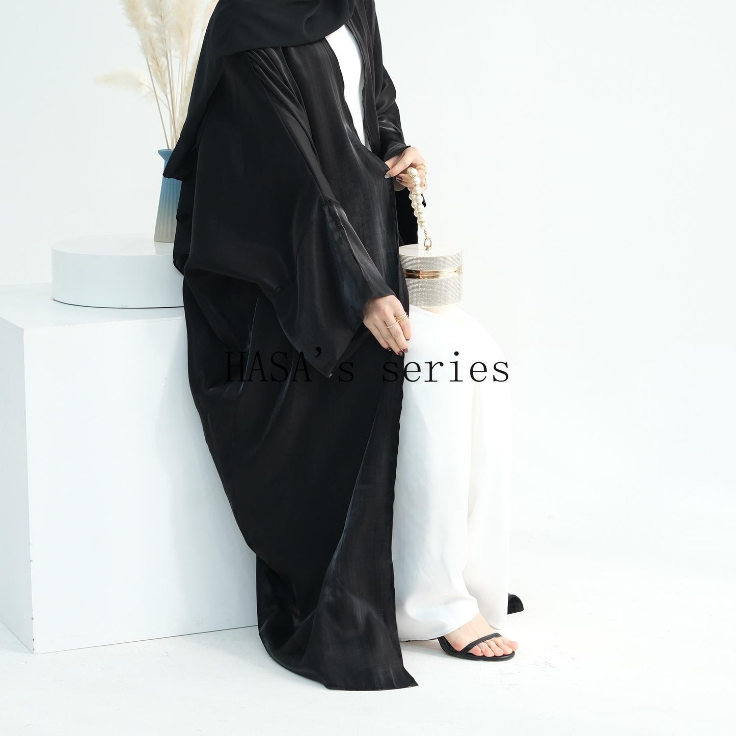 LUMAYA4831 A simple yet elegant cardigan-style robe, balancing both quality and comfort.