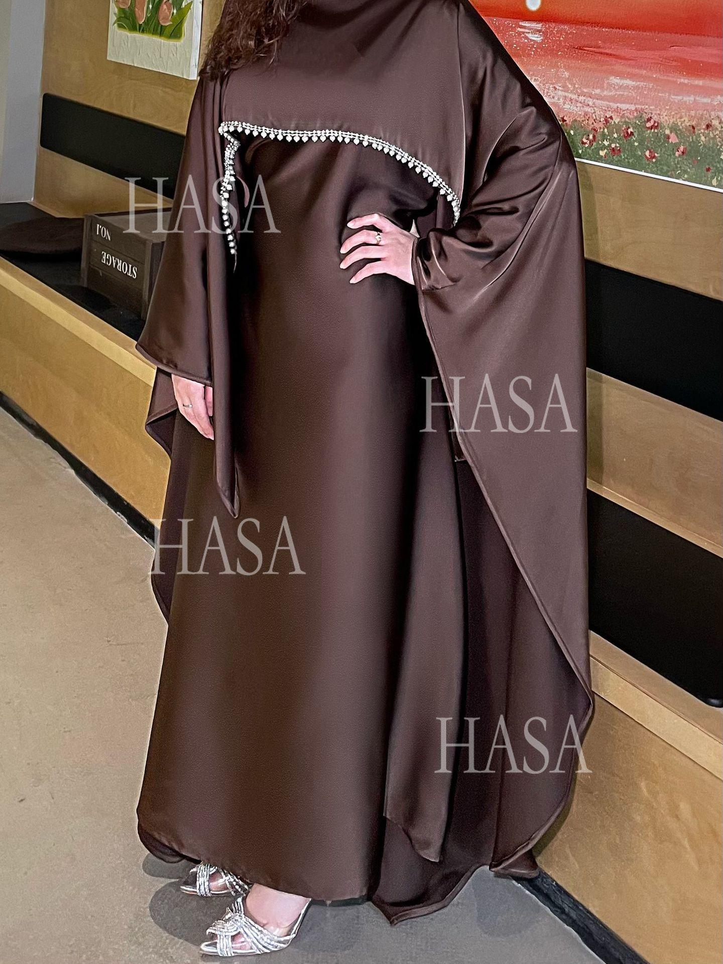 LUMAYA6476 Long Sleeves Glossy Robe with Pearl Embellishment