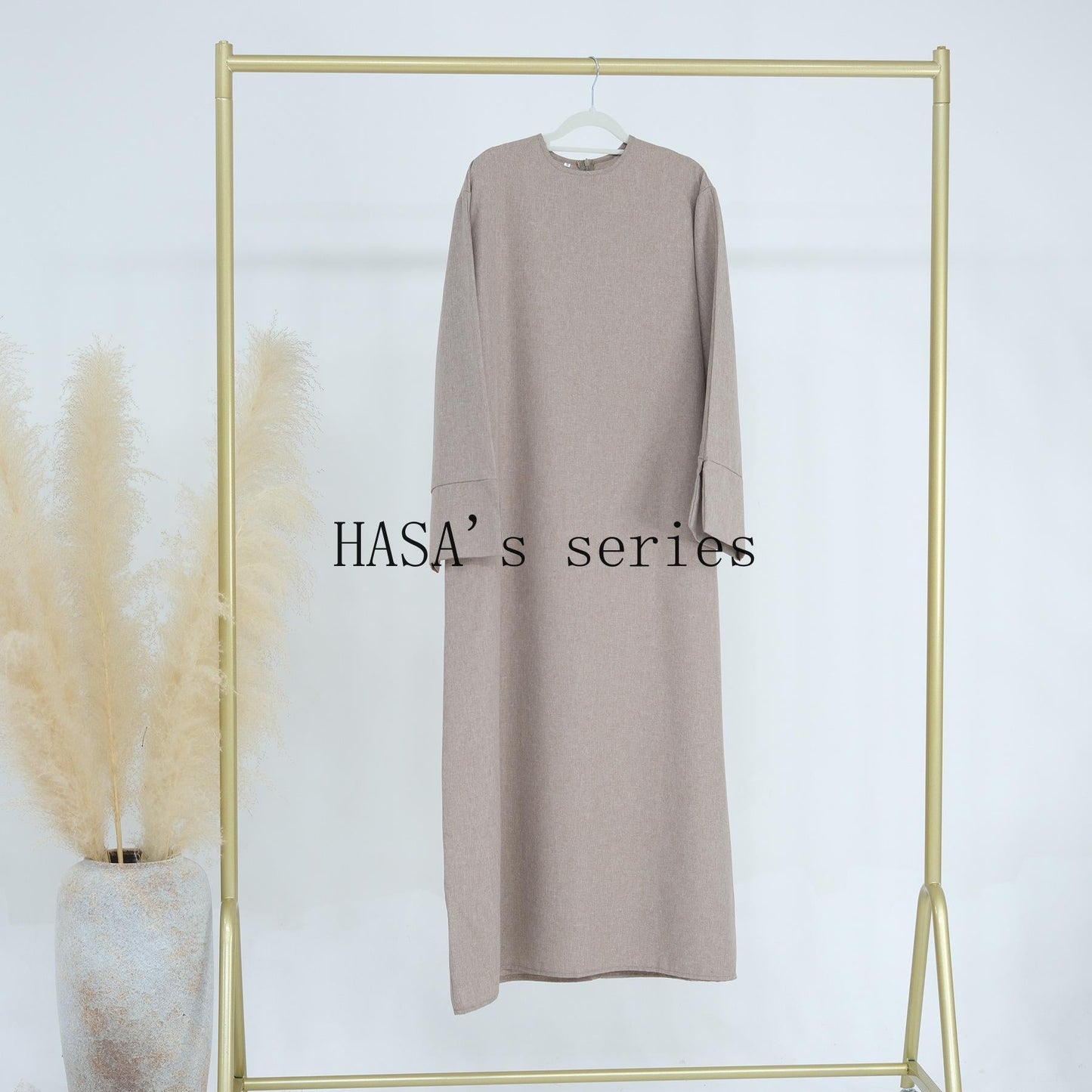 LUMAYA4855 A Solid-colored, Loose-fitting Maxi Dress, Offering Both Comfort and Elegant Style.