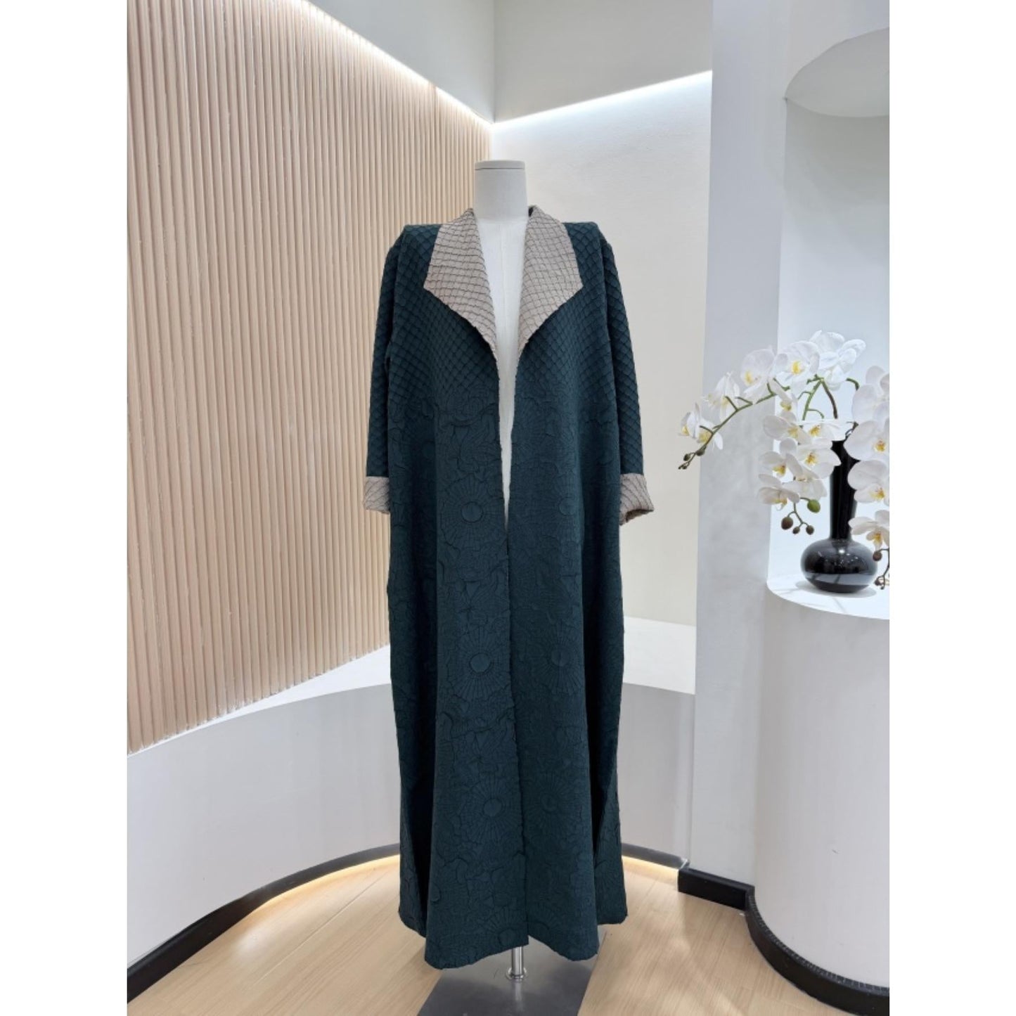 LUMAYA6702 Midnight Elegance Navy Abaya with Contrast Collar