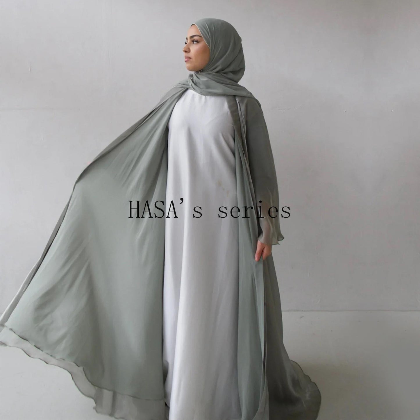 LUMAYA4850 A Double-sided Robe TLUMAYAt Combines Elegant Appearance with Practicality.