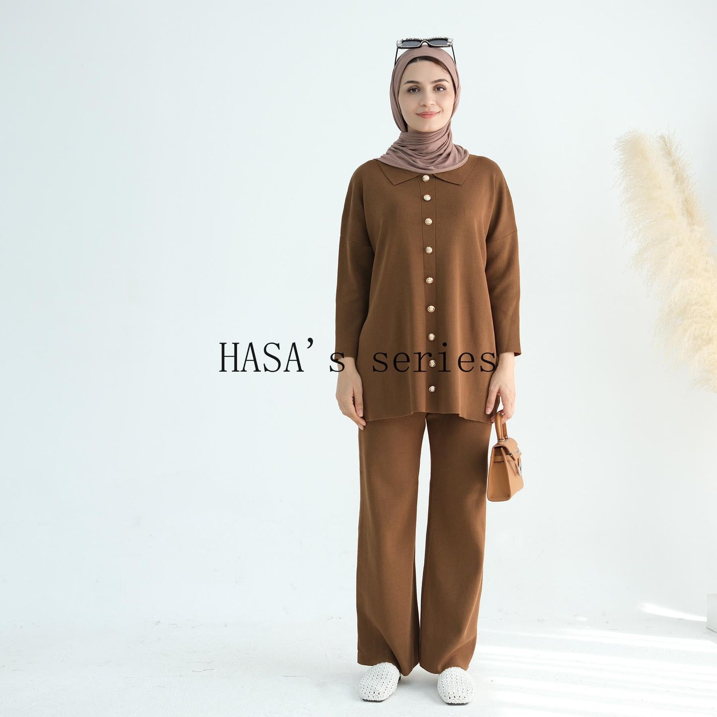 LUMAYA5100 Simple and stylish knitted two-piece set, featuring a thickened long-sleeved top and wide-leg pants.