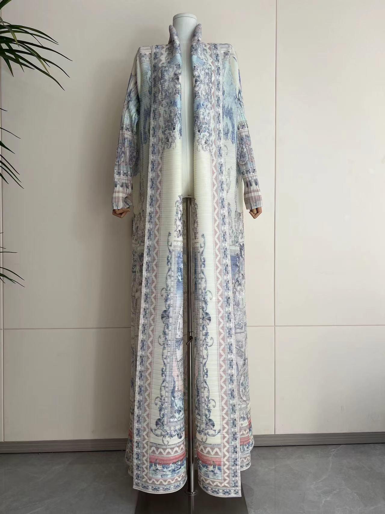 LUMAYA5840 Light-colored, All-over Print, Open-front Long Coat