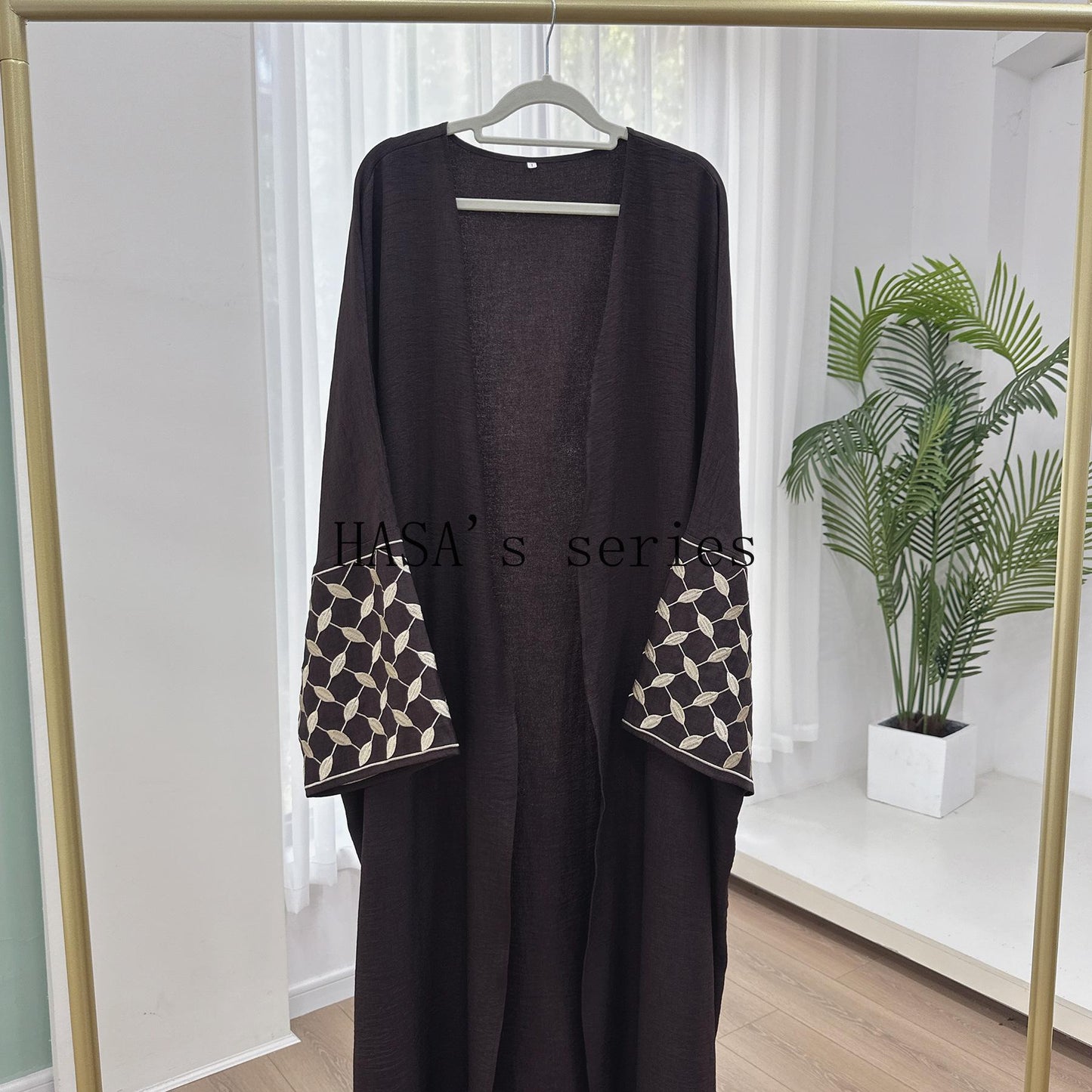 LUMAYA4840 Elegant long robe with geometric embroidery, a simple and traditional style dress.