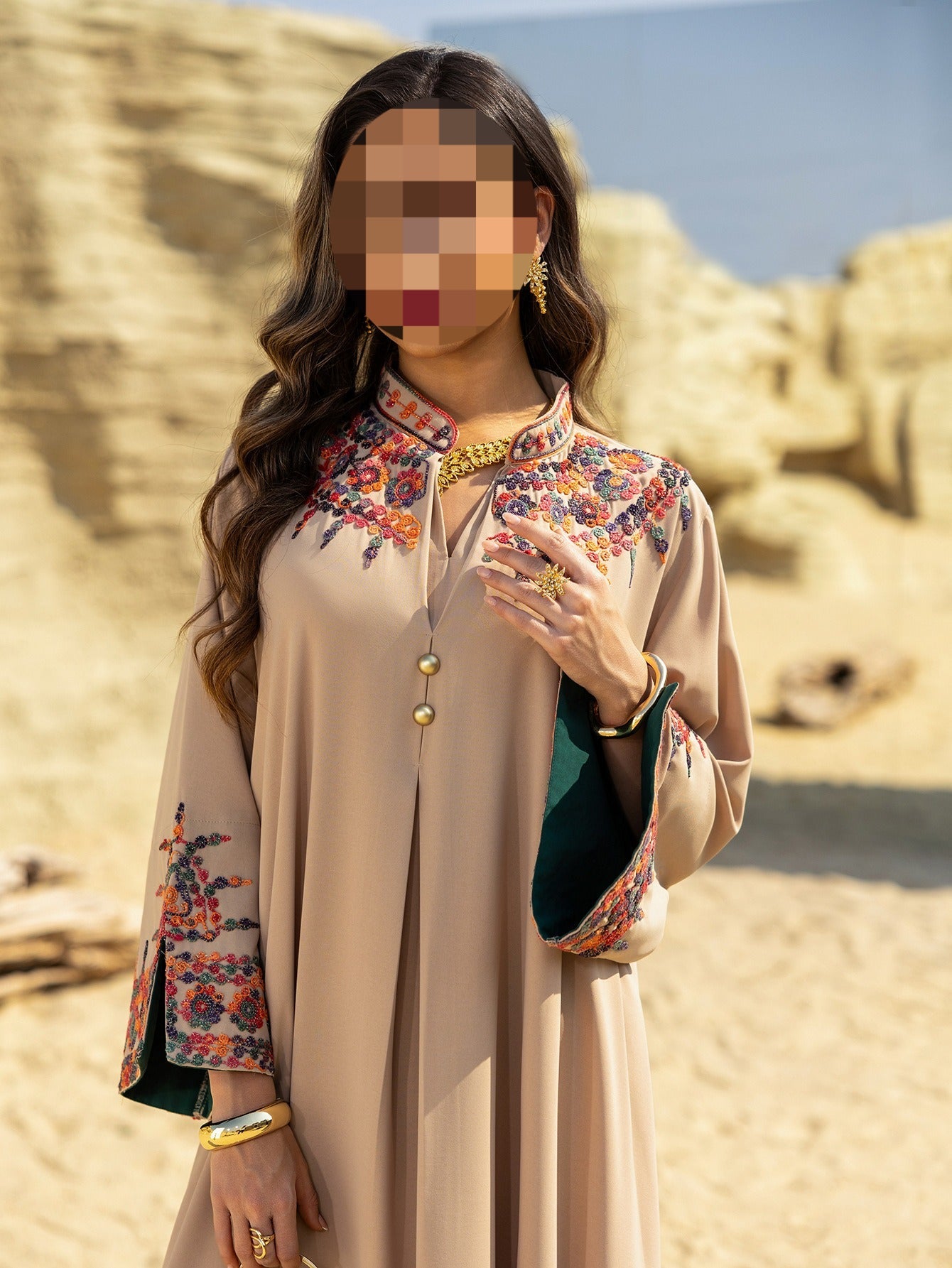LM6655 Embroidered loose-fitting long dress | Soft drape and delicate cuff design