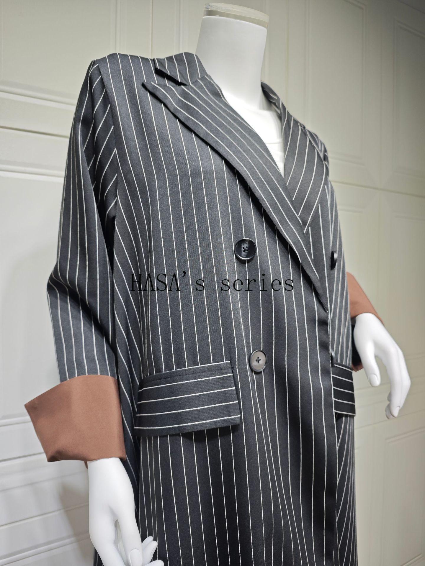 LUMAYA5101 Double-breasted, Pinstriped, Long Coat-style Robe with A Loose and Elegant Dress Design.