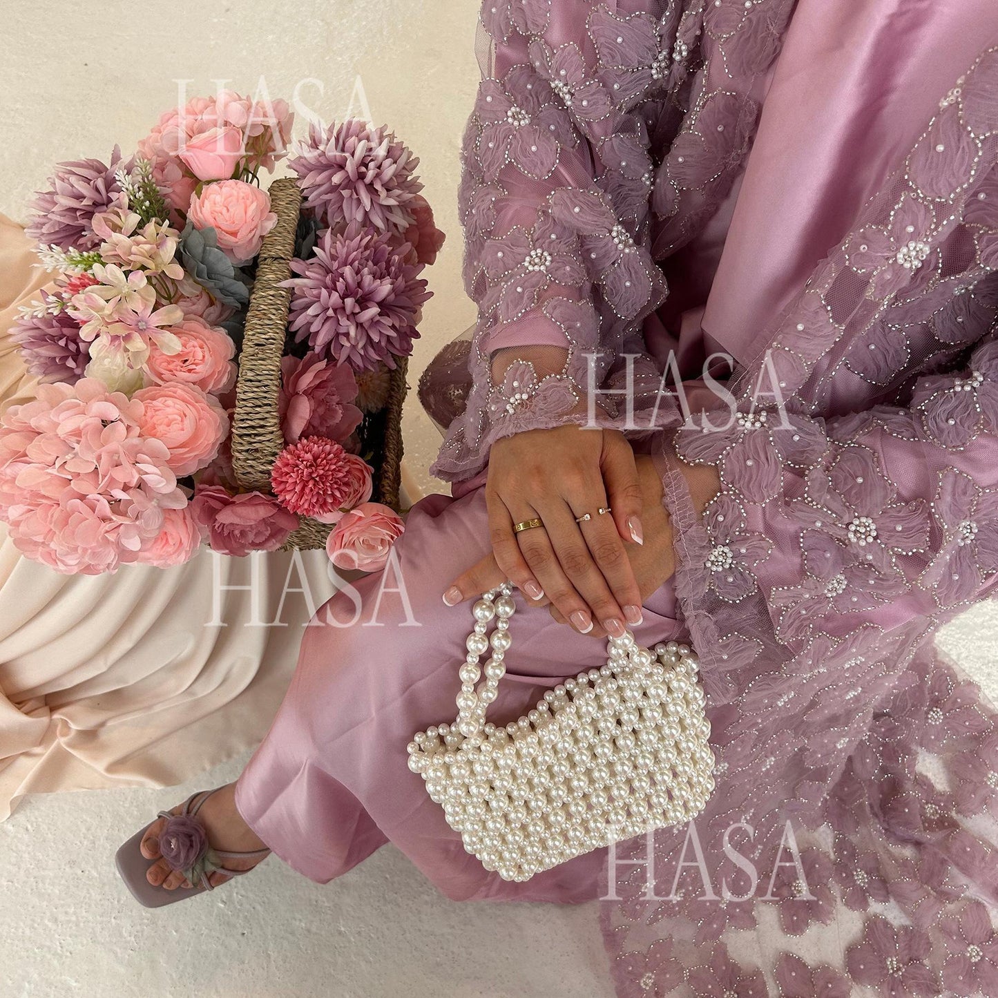 LUMAYA6625 Dreidimensionale, Perlenbesetzte Strickjacke Mit Blumenmuster, Die Mit Einer Inneren Schicht Oder Einem Kopftuch Kombiniert Werden Kann.