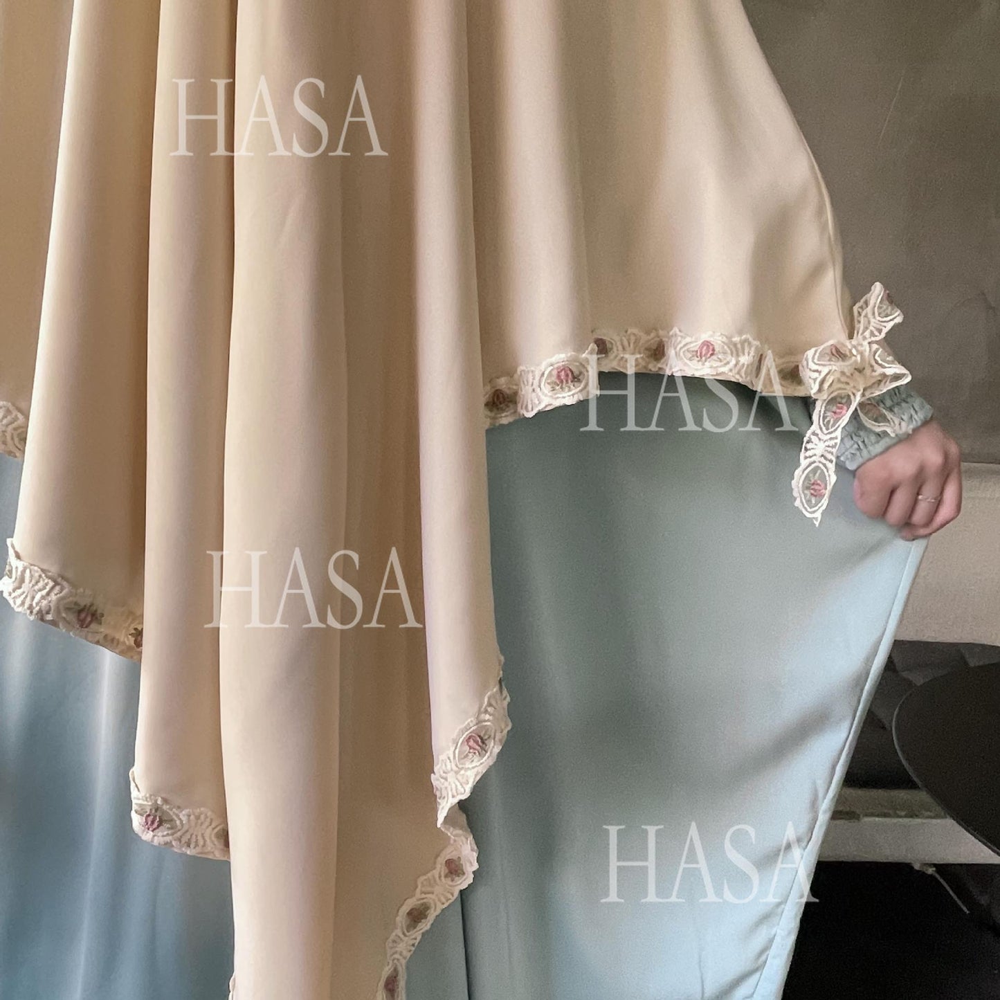 LM6569 Bow-decorated Solid Color Single-layer Headscarf with Three-layer Embroidery